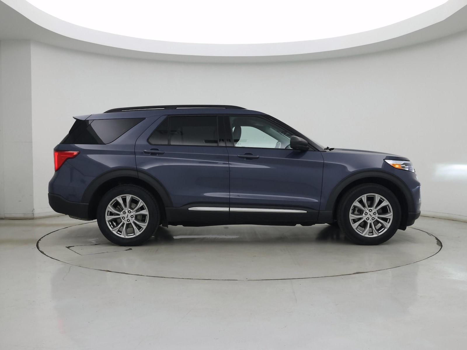 2021 Ford Explorer XLT - Photo 8