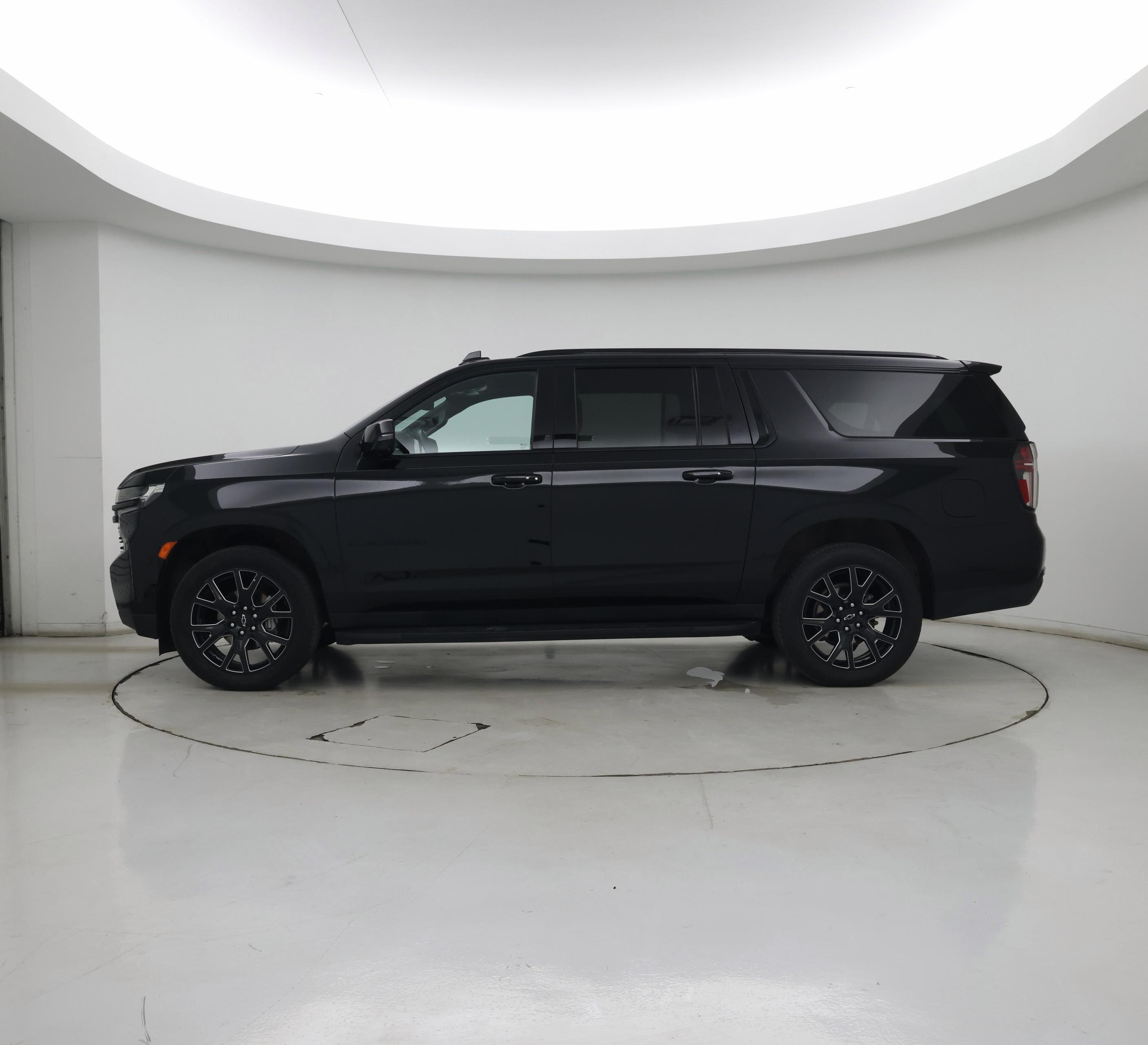 Thumbnail: 2024 Chevrolet Suburban - 3