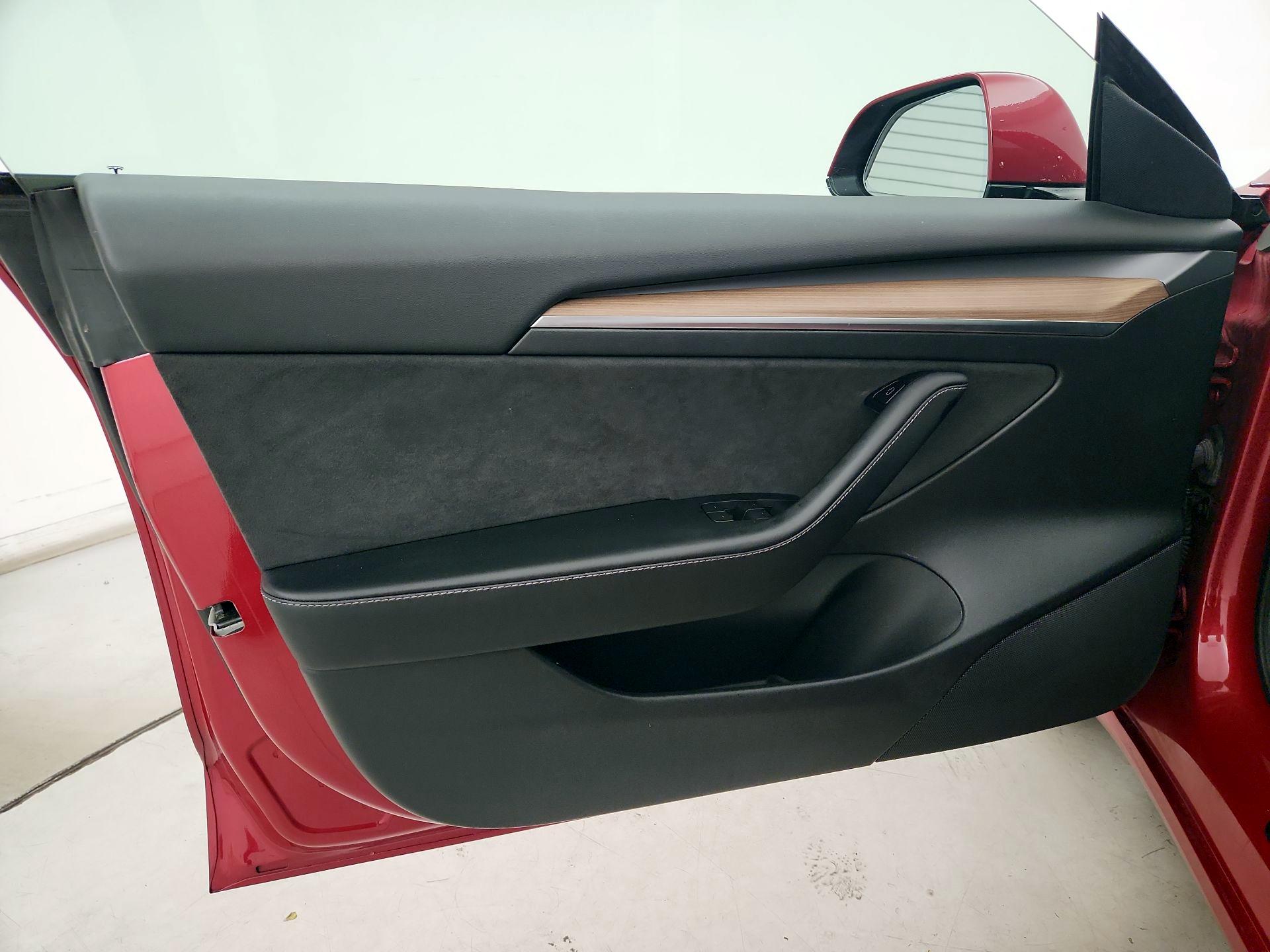 Thumbnail: 2021 Tesla Model 3 - 12