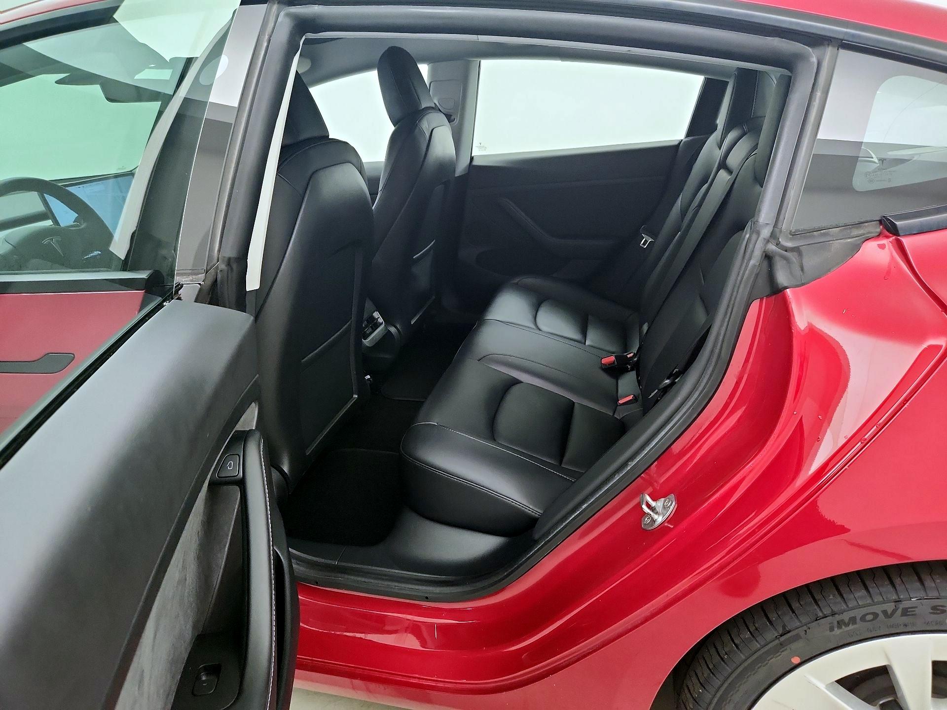 Thumbnail: 2021 Tesla Model 3 - 19