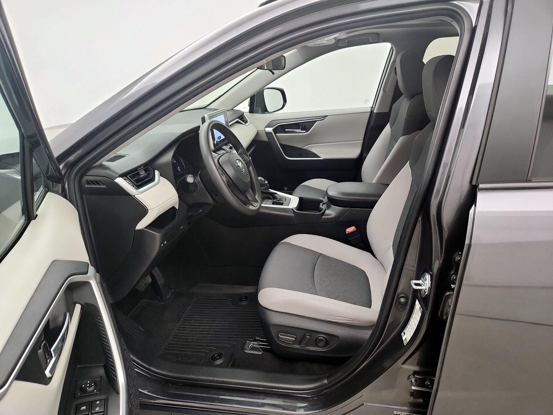 Thumbnail: 2024 Toyota RAV4 - 11