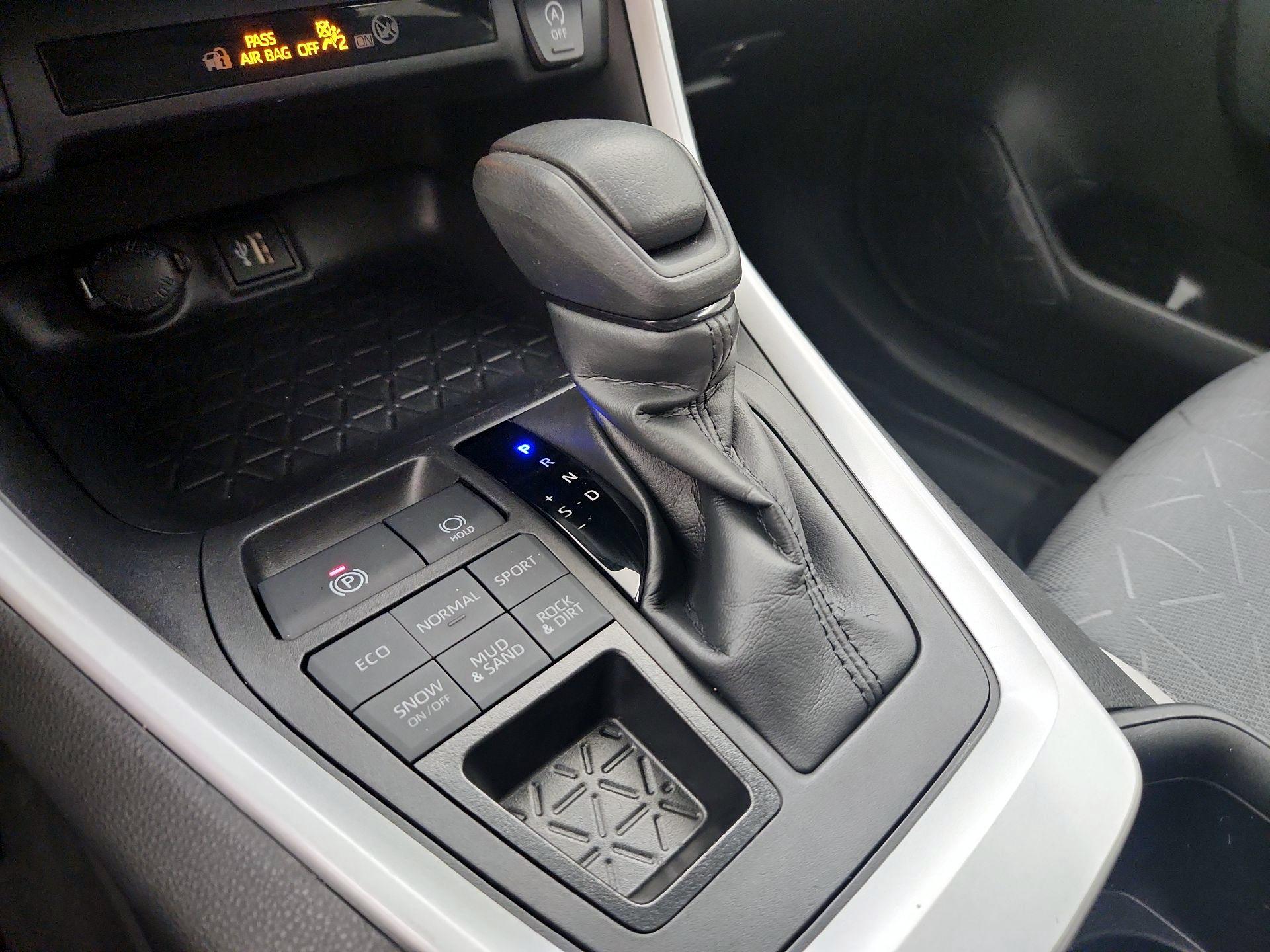 Thumbnail: 2024 Toyota RAV4 - 17