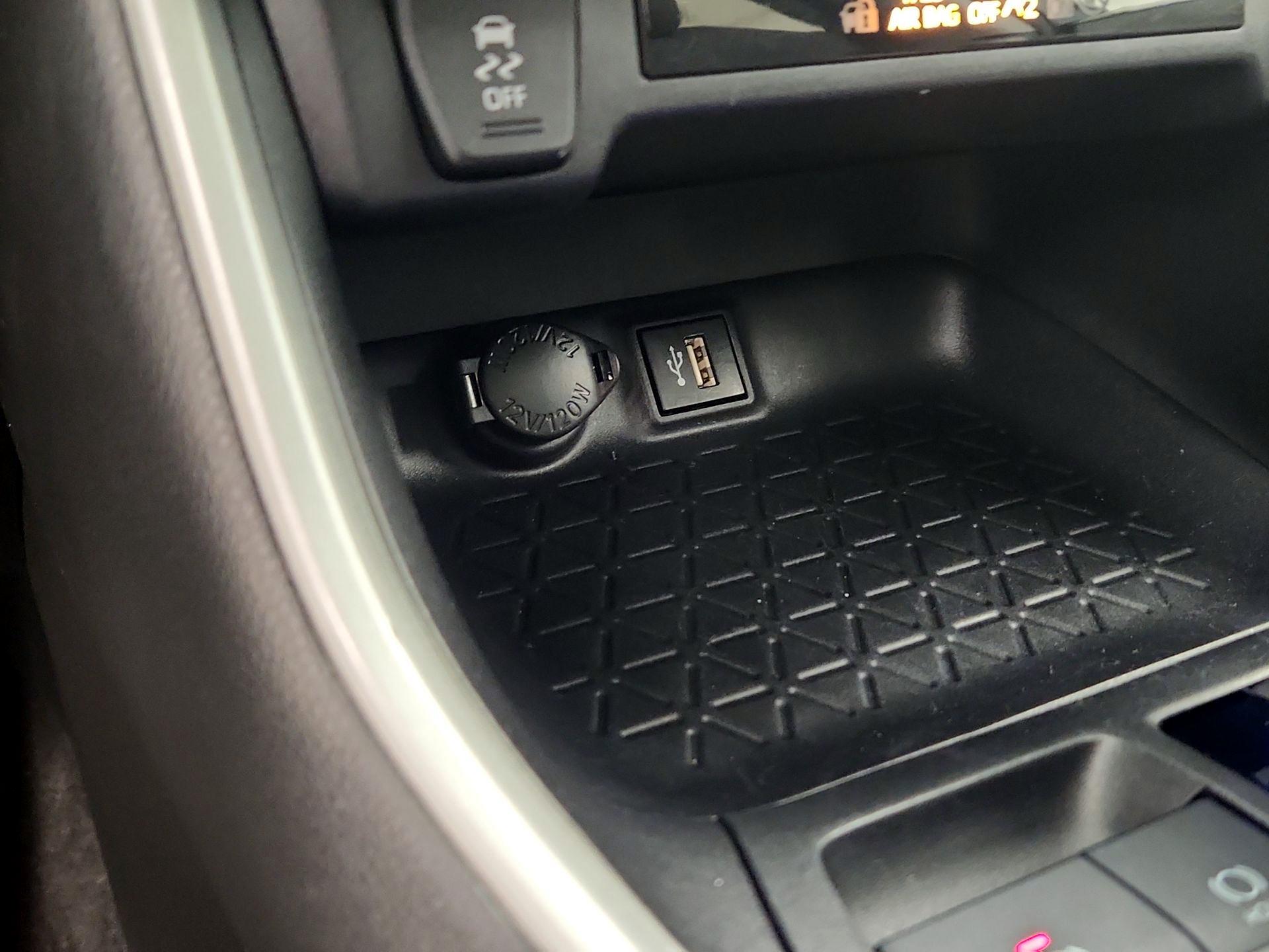 Thumbnail: 2024 Toyota RAV4 - 18