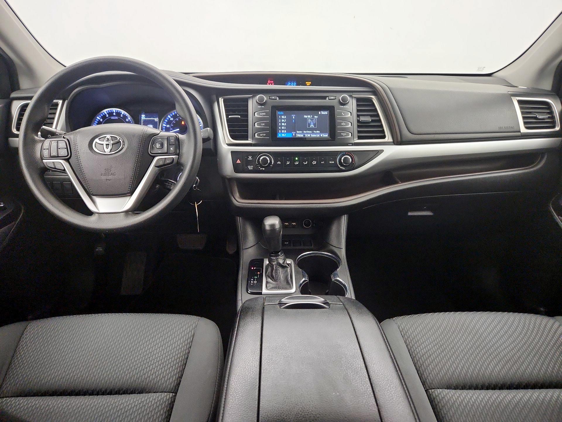 Thumbnail: 2019 Toyota Highlander - 9