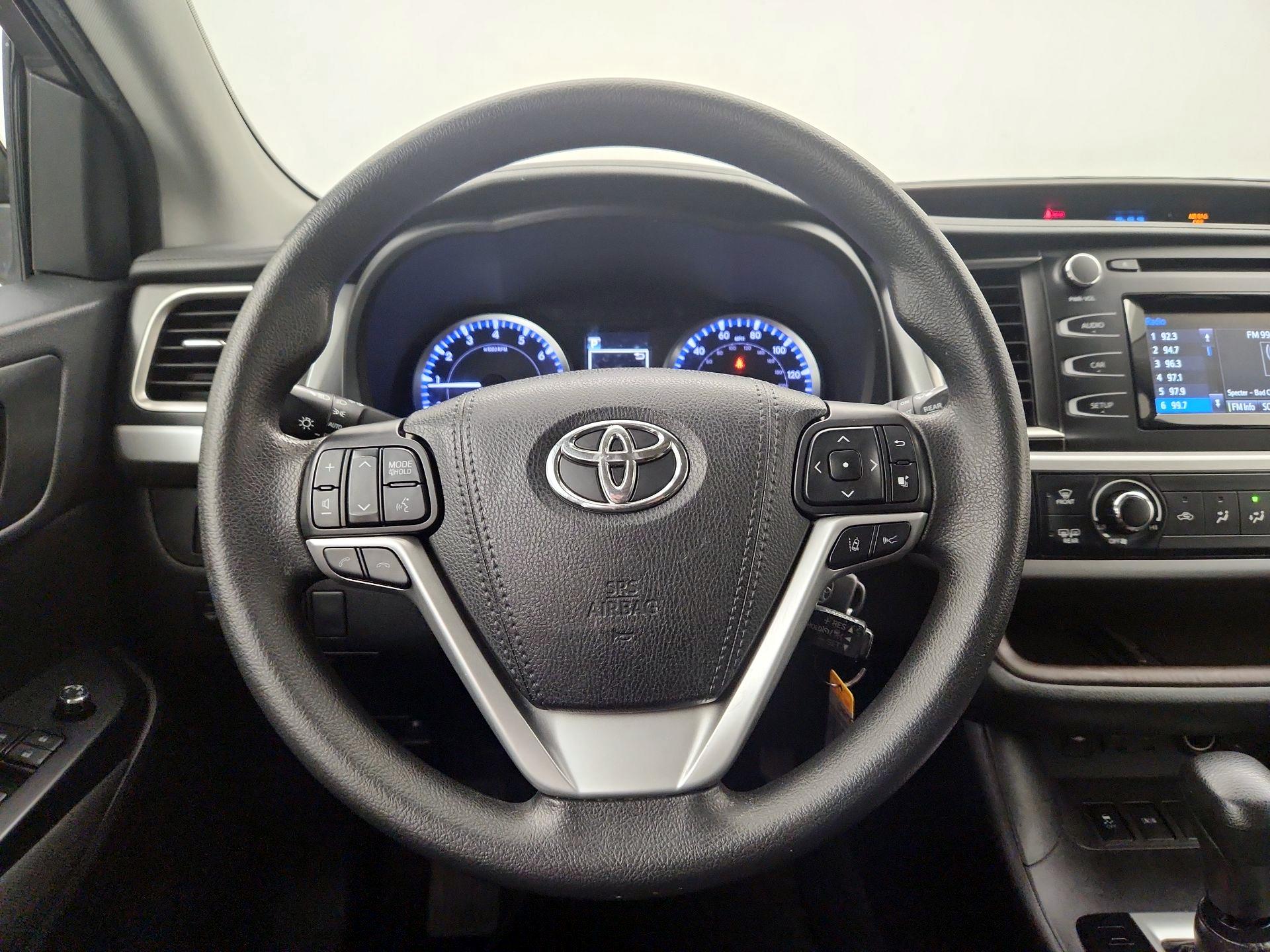 Thumbnail: 2019 Toyota Highlander - 10