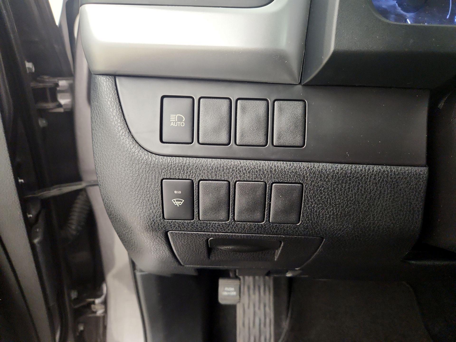 Thumbnail: 2019 Toyota Highlander - 13