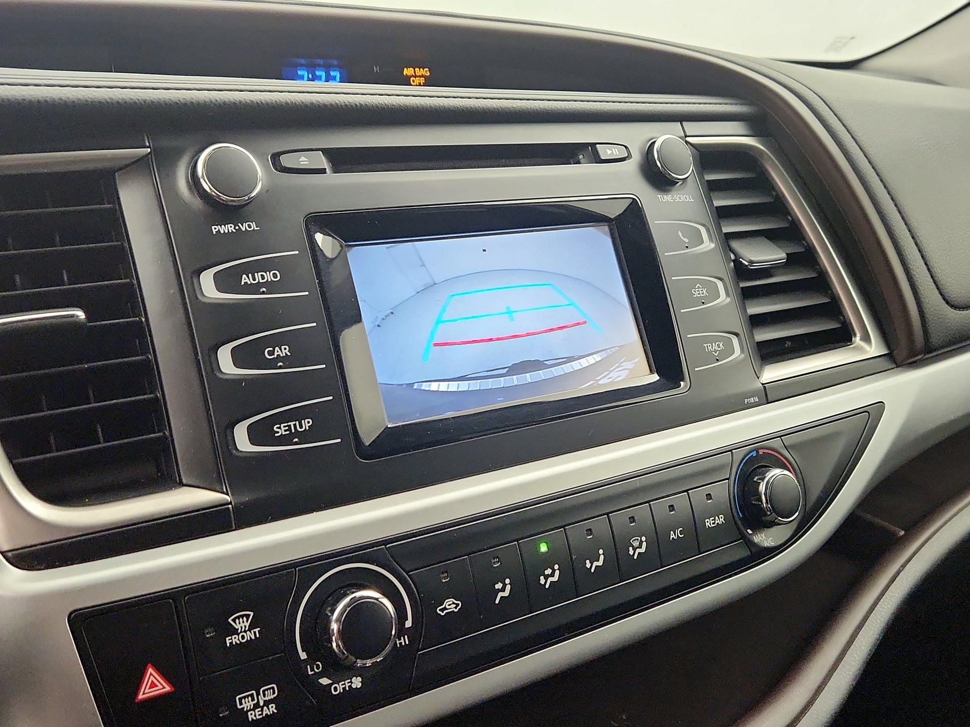 Thumbnail: 2019 Toyota Highlander - 14