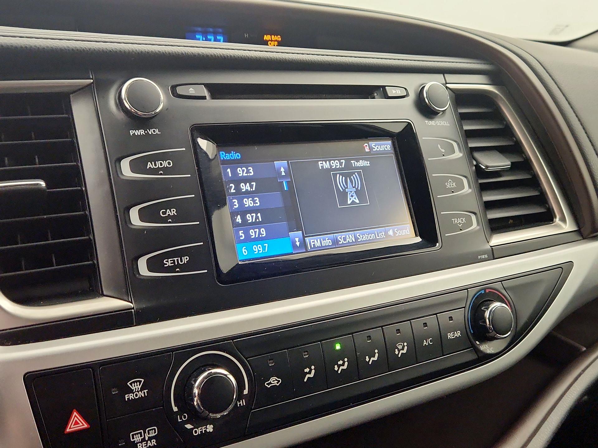 Thumbnail: 2019 Toyota Highlander - 15