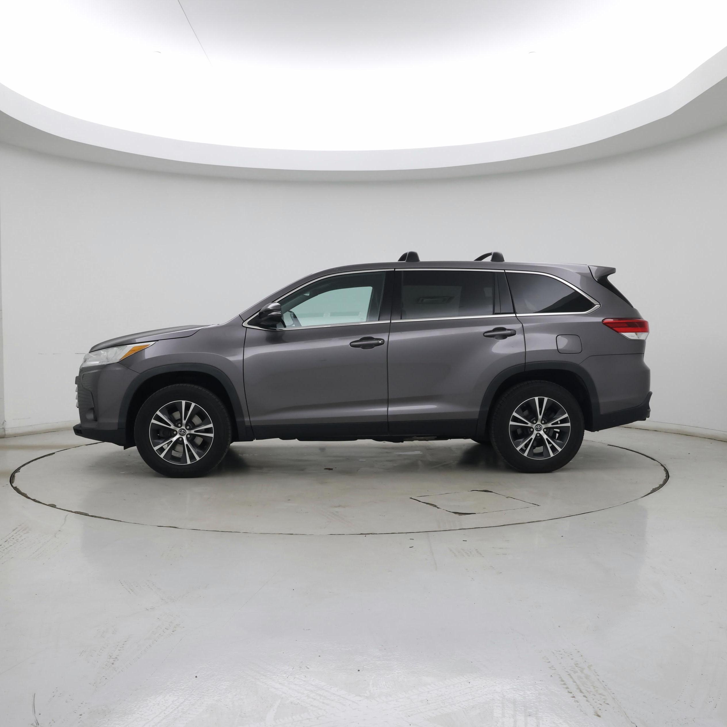 Thumbnail: 2019 Toyota Highlander - 3