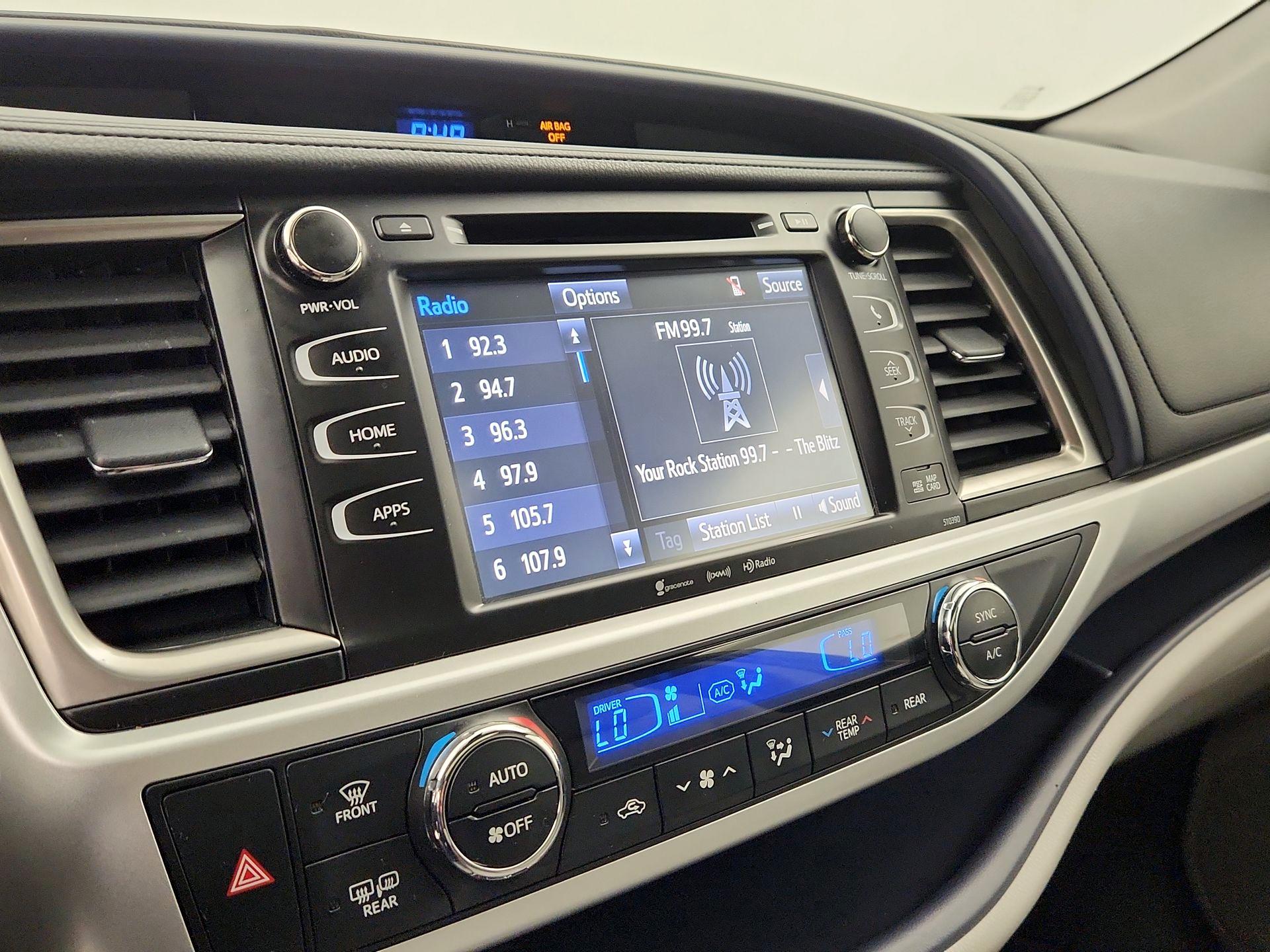 Thumbnail: 2019 Toyota Highlander - 16