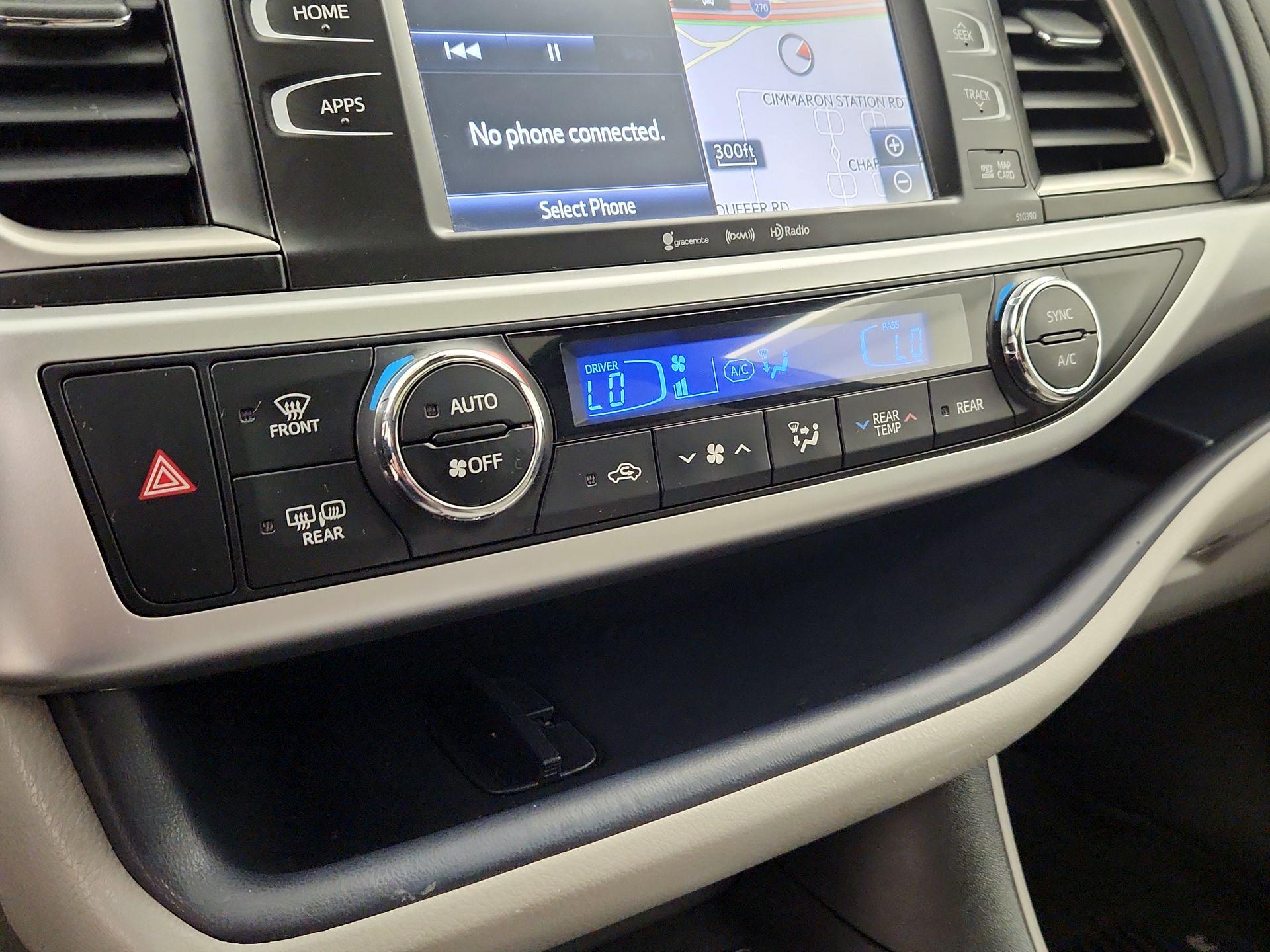 Thumbnail: 2019 Toyota Highlander - 17