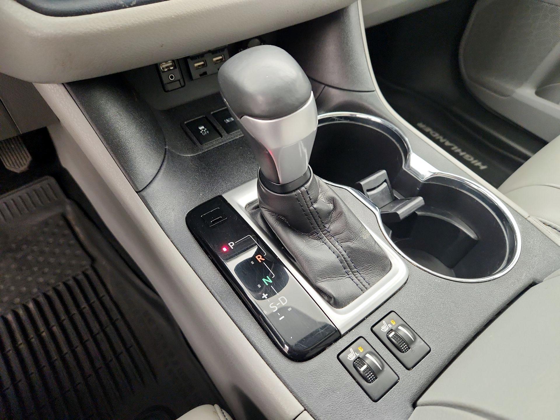 Thumbnail: 2019 Toyota Highlander - 18