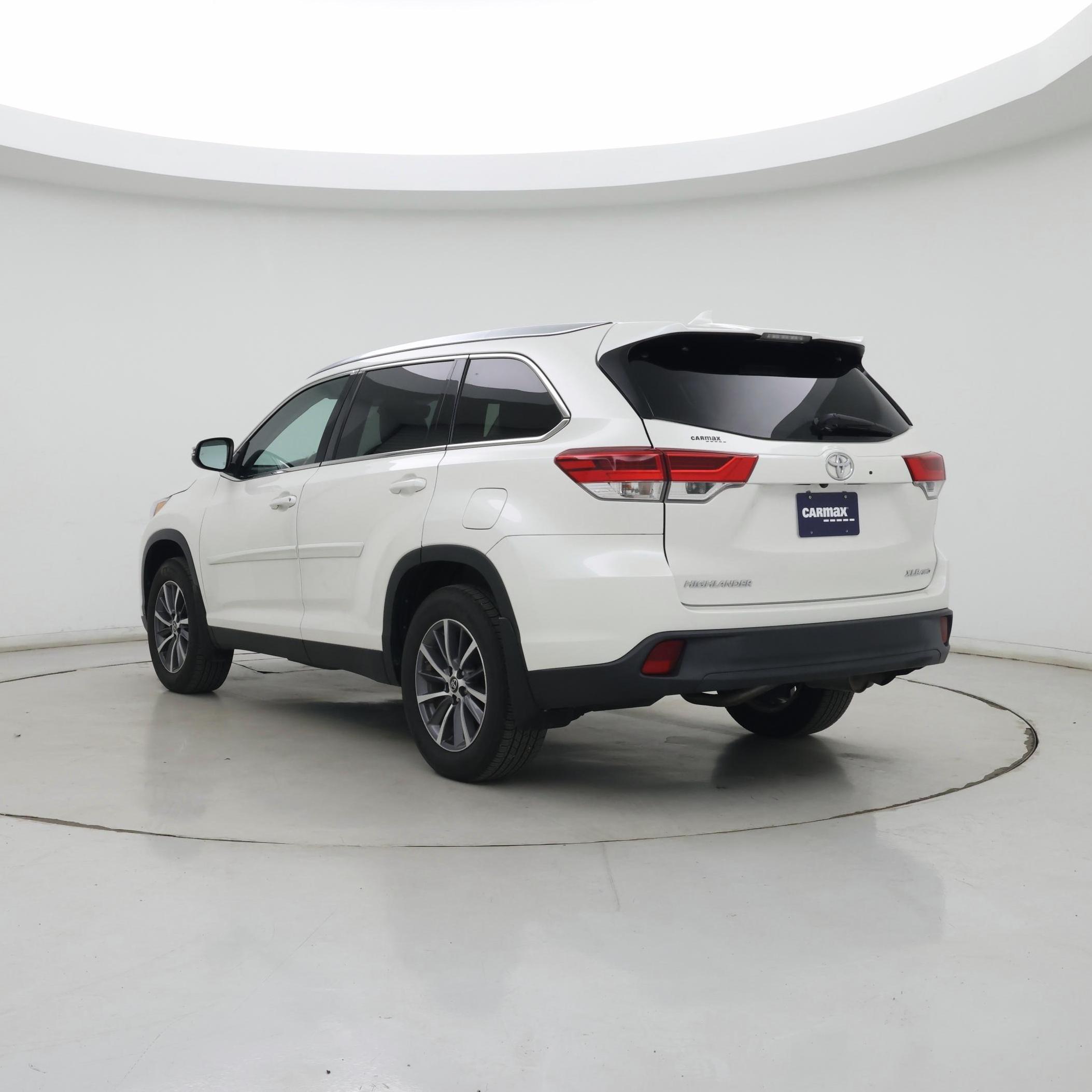 Thumbnail: 2019 Toyota Highlander - 2