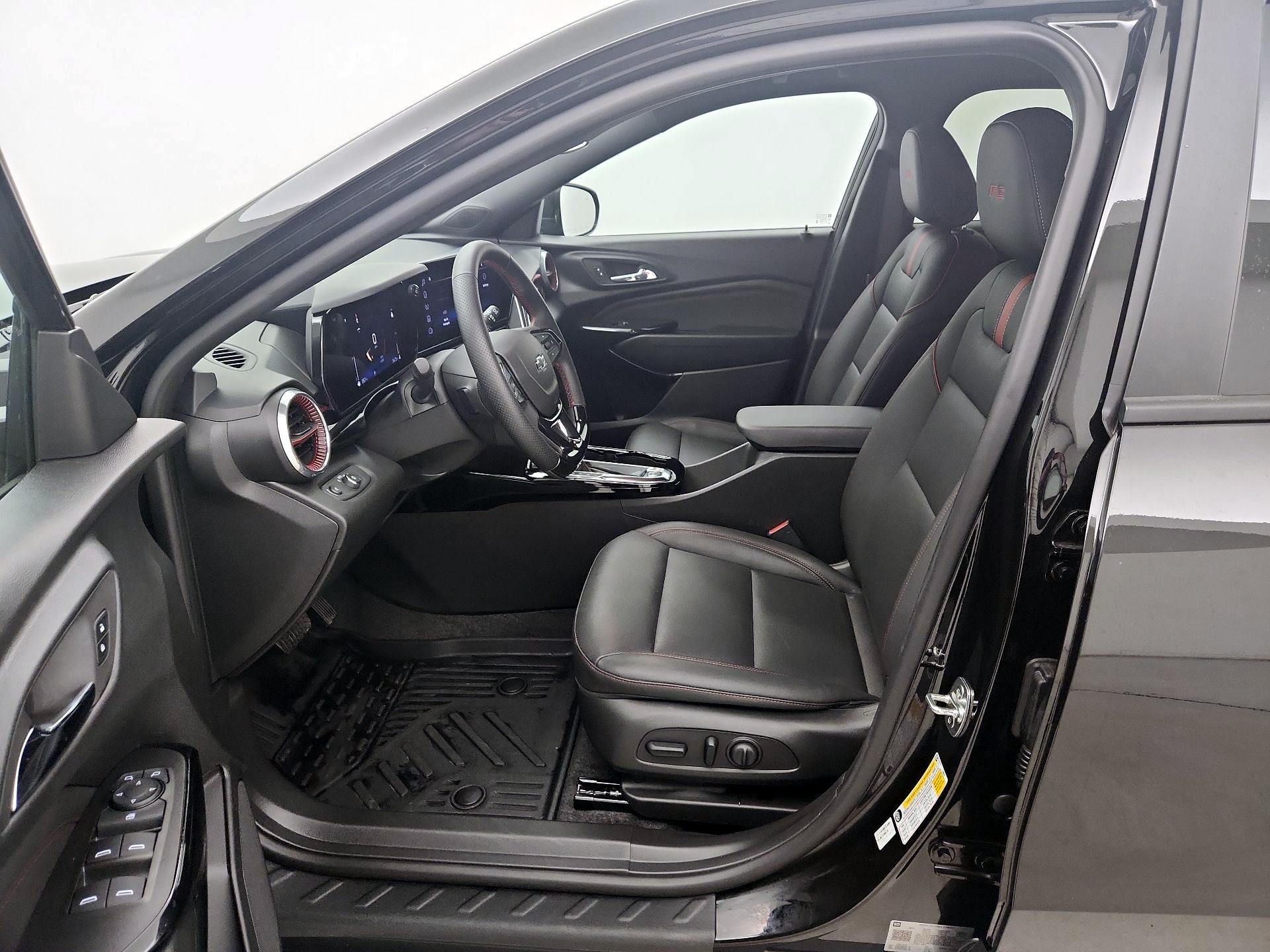 Thumbnail: 2025 Chevrolet Trax - 11