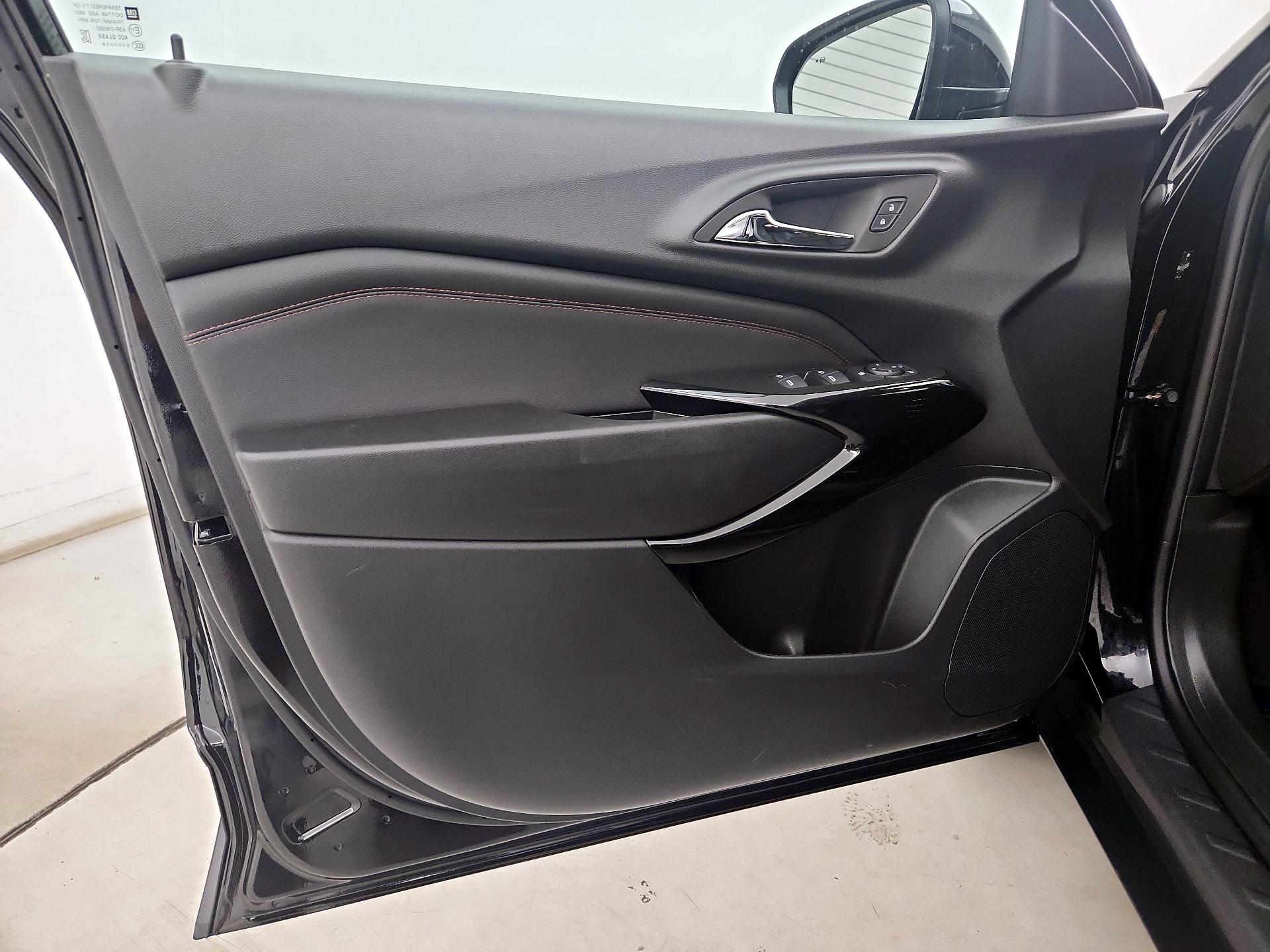 Thumbnail: 2025 Chevrolet Trax - 12