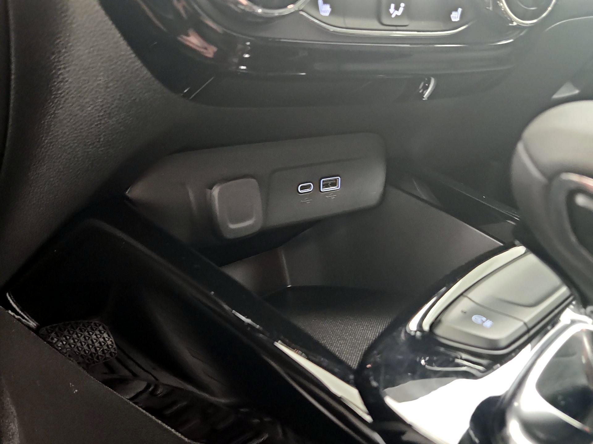 Thumbnail: 2025 Chevrolet Trax - 18