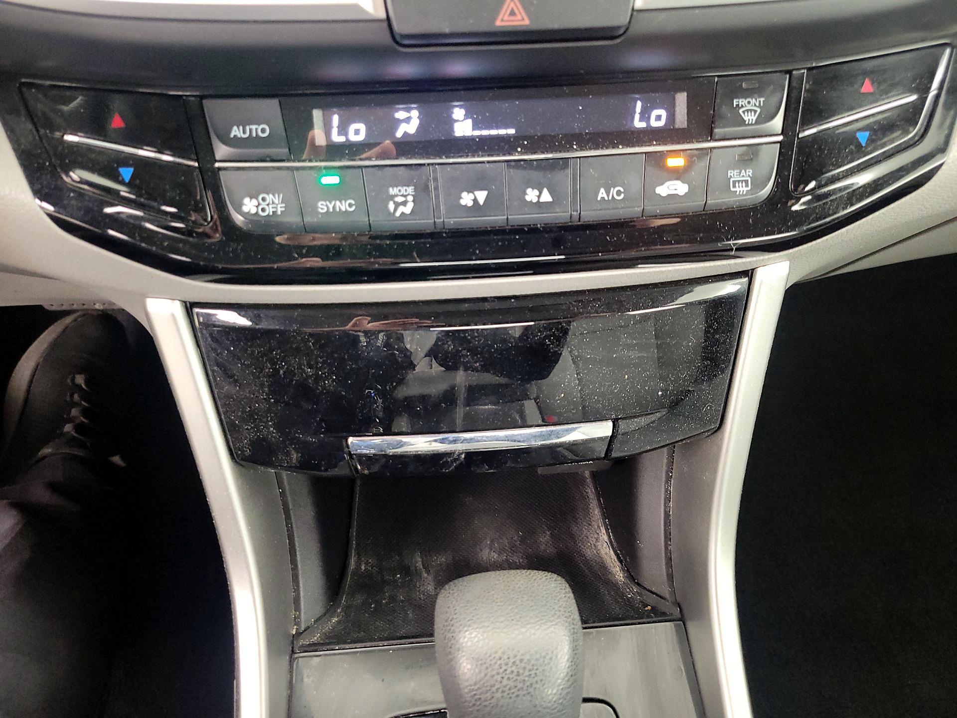 Thumbnail: 2016 Honda Accord - 16