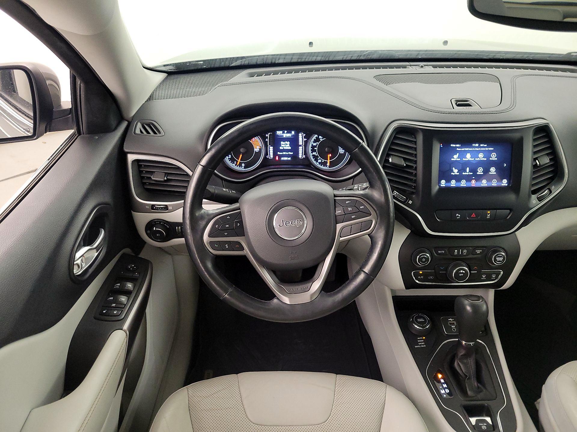 Thumbnail: 2021 Jeep Cherokee - 10