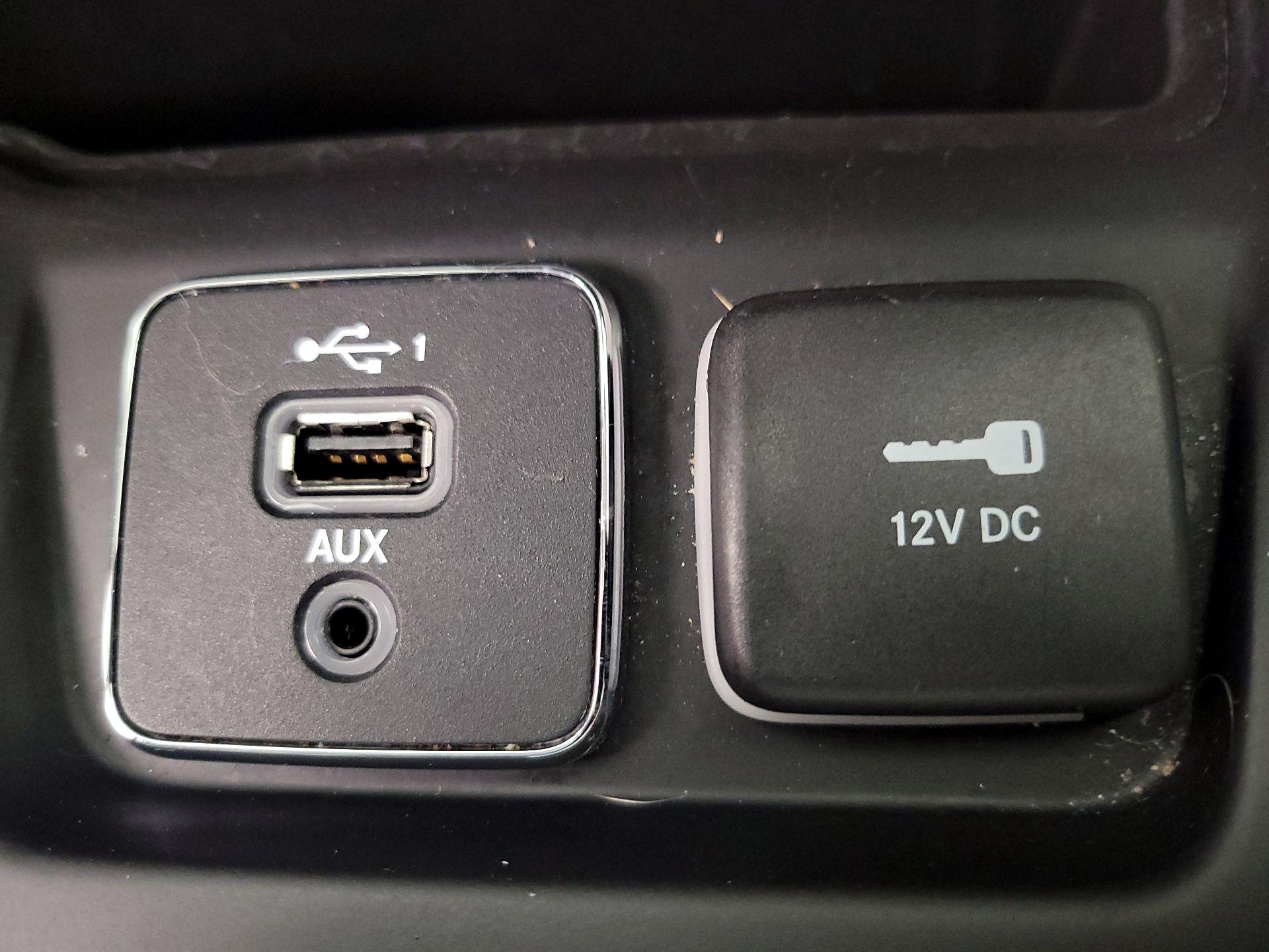 Thumbnail: 2021 Jeep Cherokee - 18