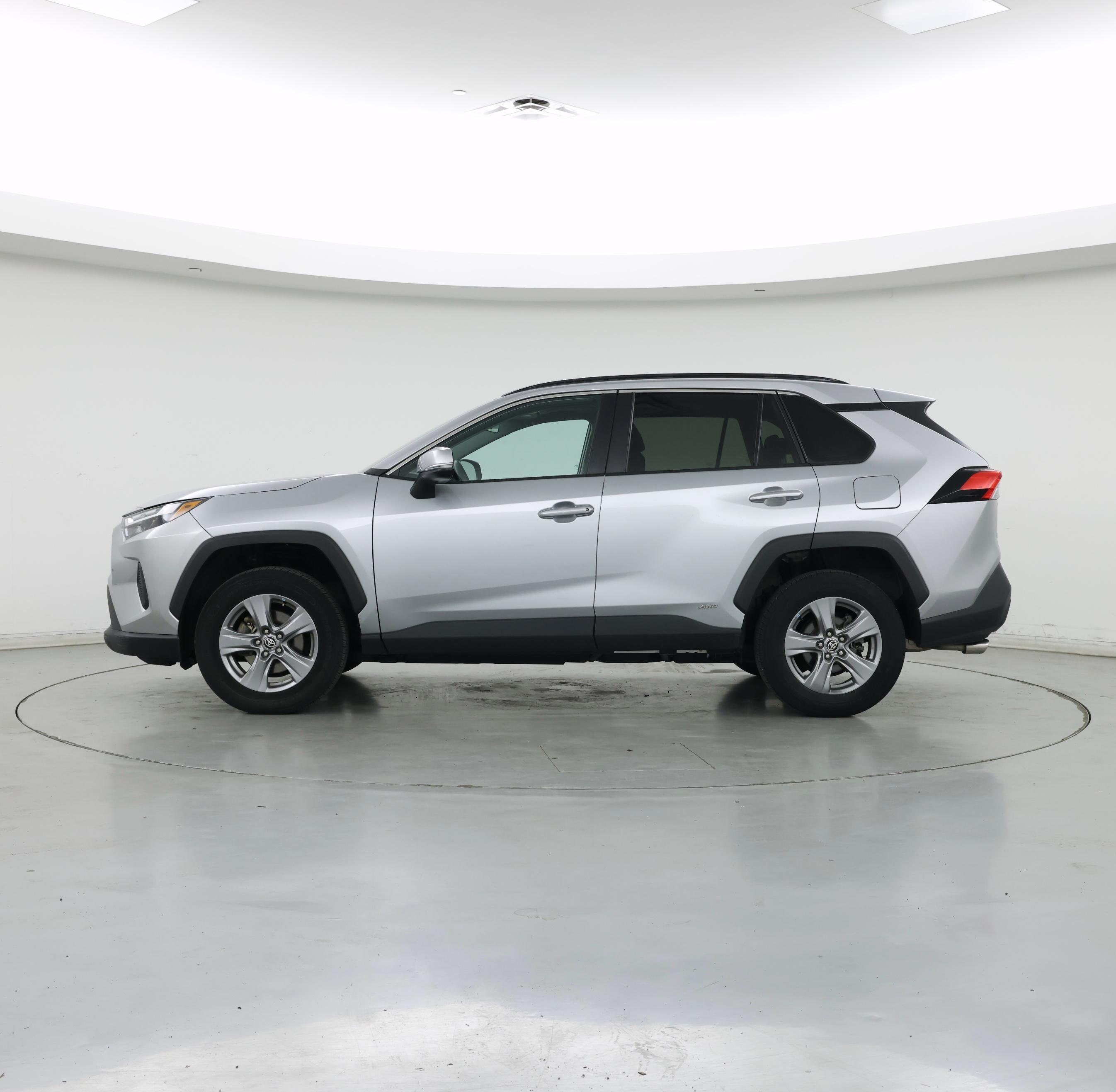 Thumbnail: 2022 Toyota RAV4 - 3