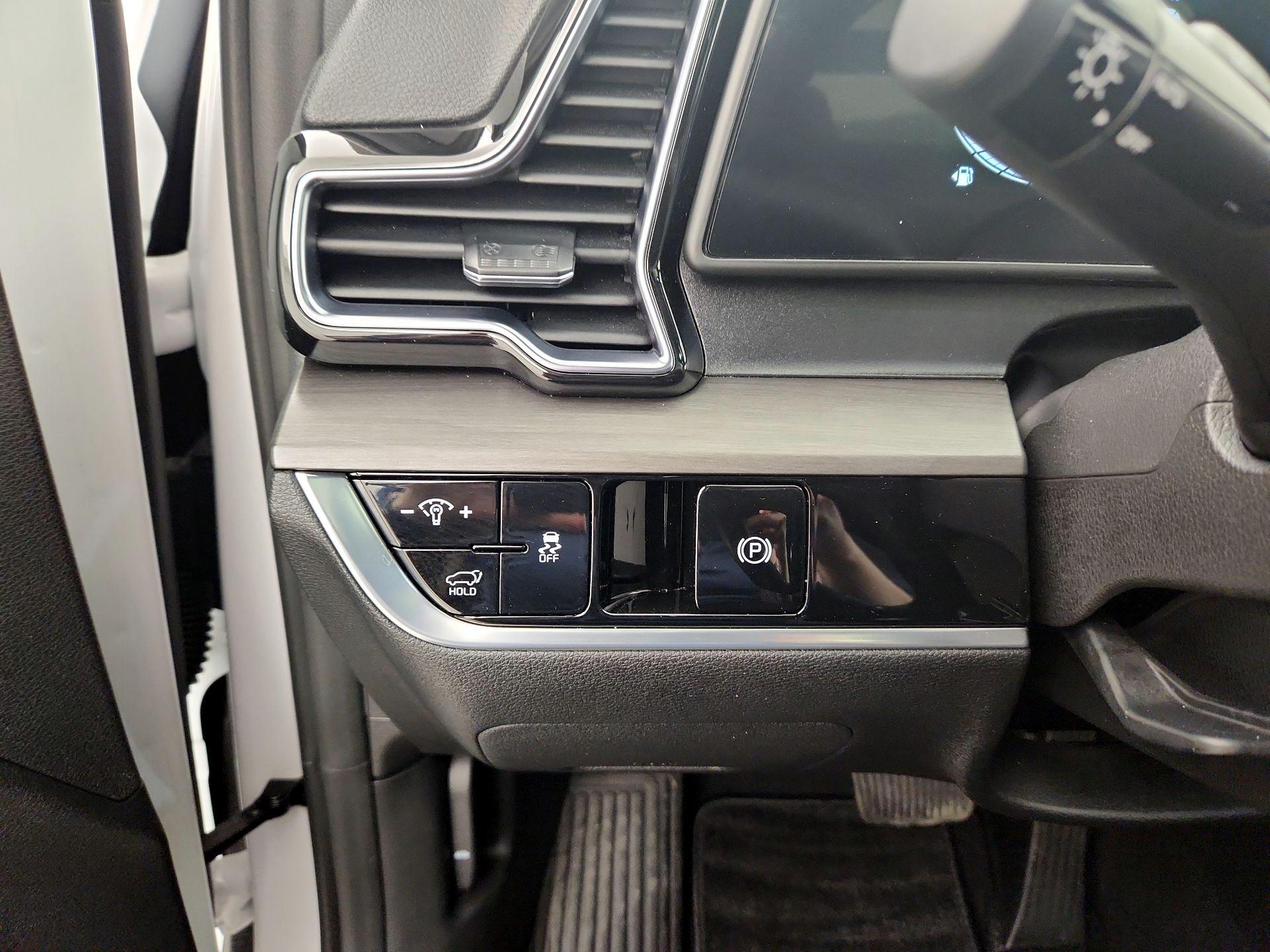 Thumbnail: 2023 Kia Sportage - 13