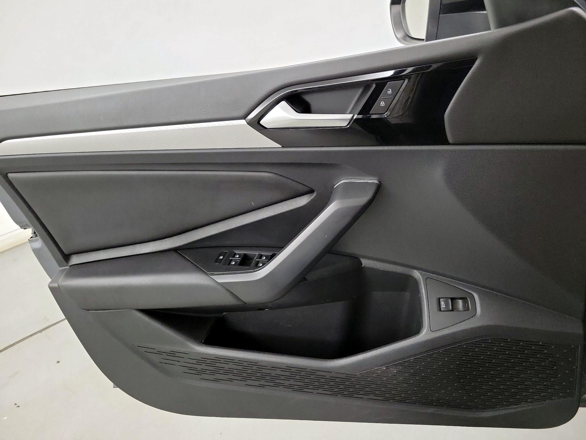 Thumbnail: 2019 Volkswagen Jetta - 12