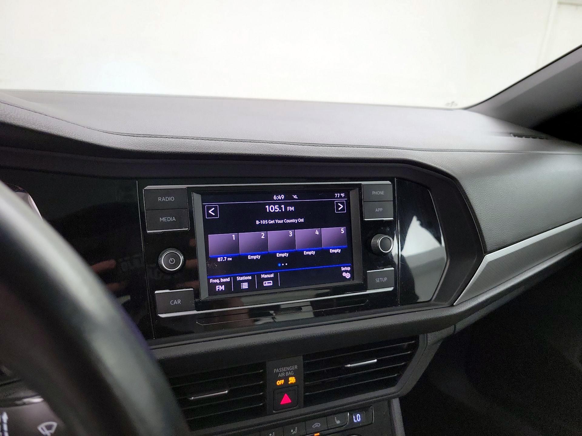 Thumbnail: 2019 Volkswagen Jetta - 15