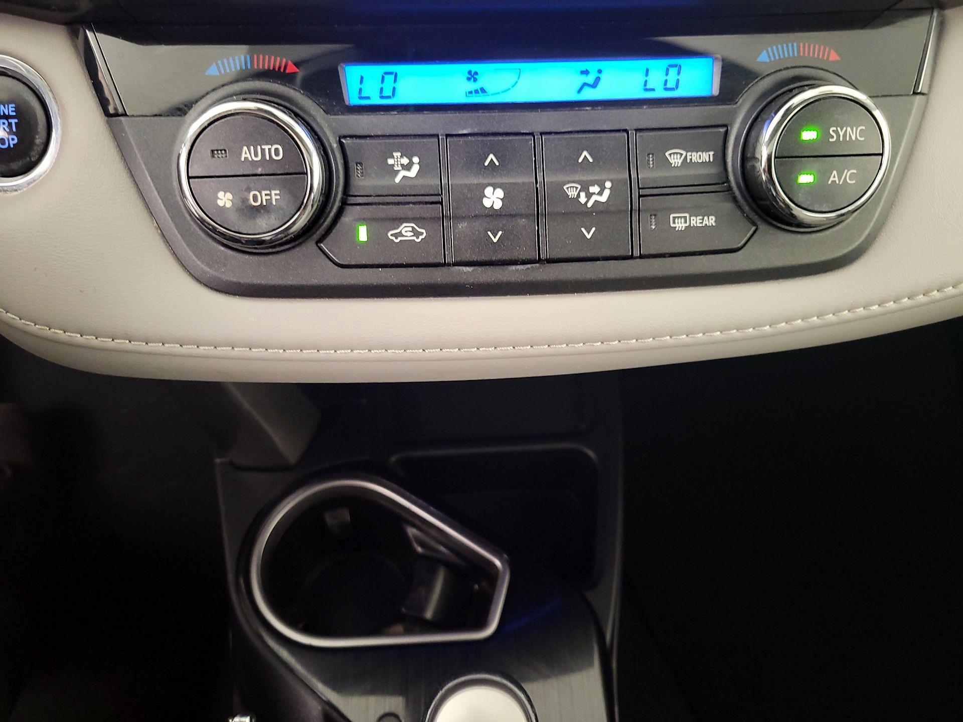 Thumbnail: 2016 Toyota RAV4 - 16