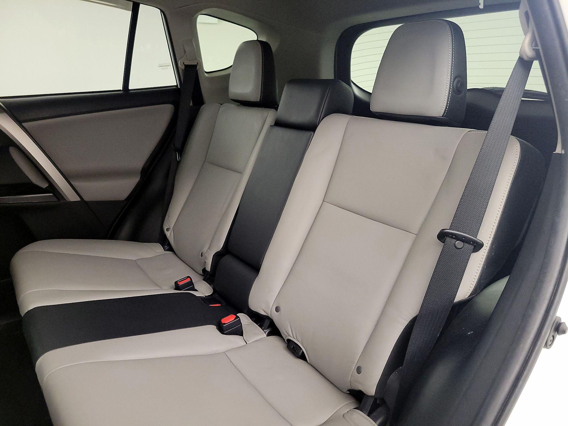 Thumbnail: 2016 Toyota RAV4 - 20