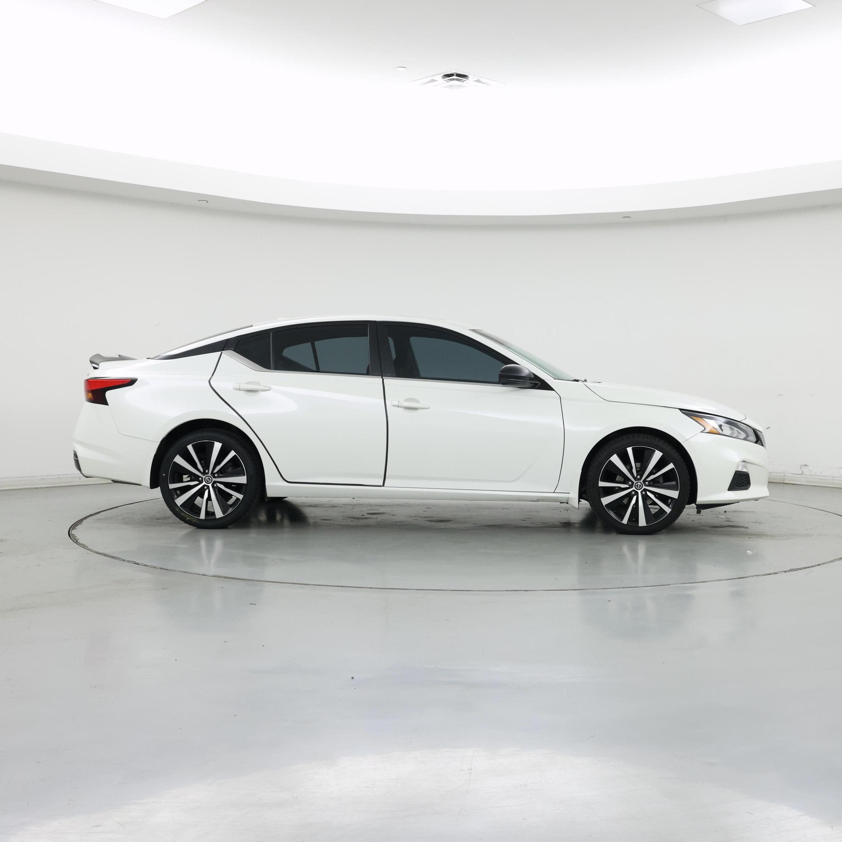 Thumbnail: 2021 Nissan Altima - 7