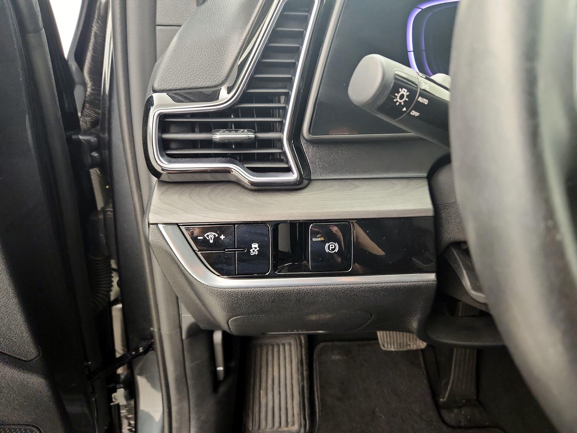 Thumbnail: 2023 Kia Sportage - 13