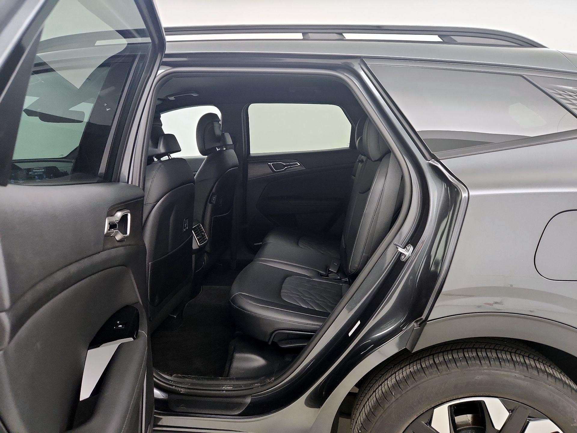 Thumbnail: 2023 Kia Sportage - 20