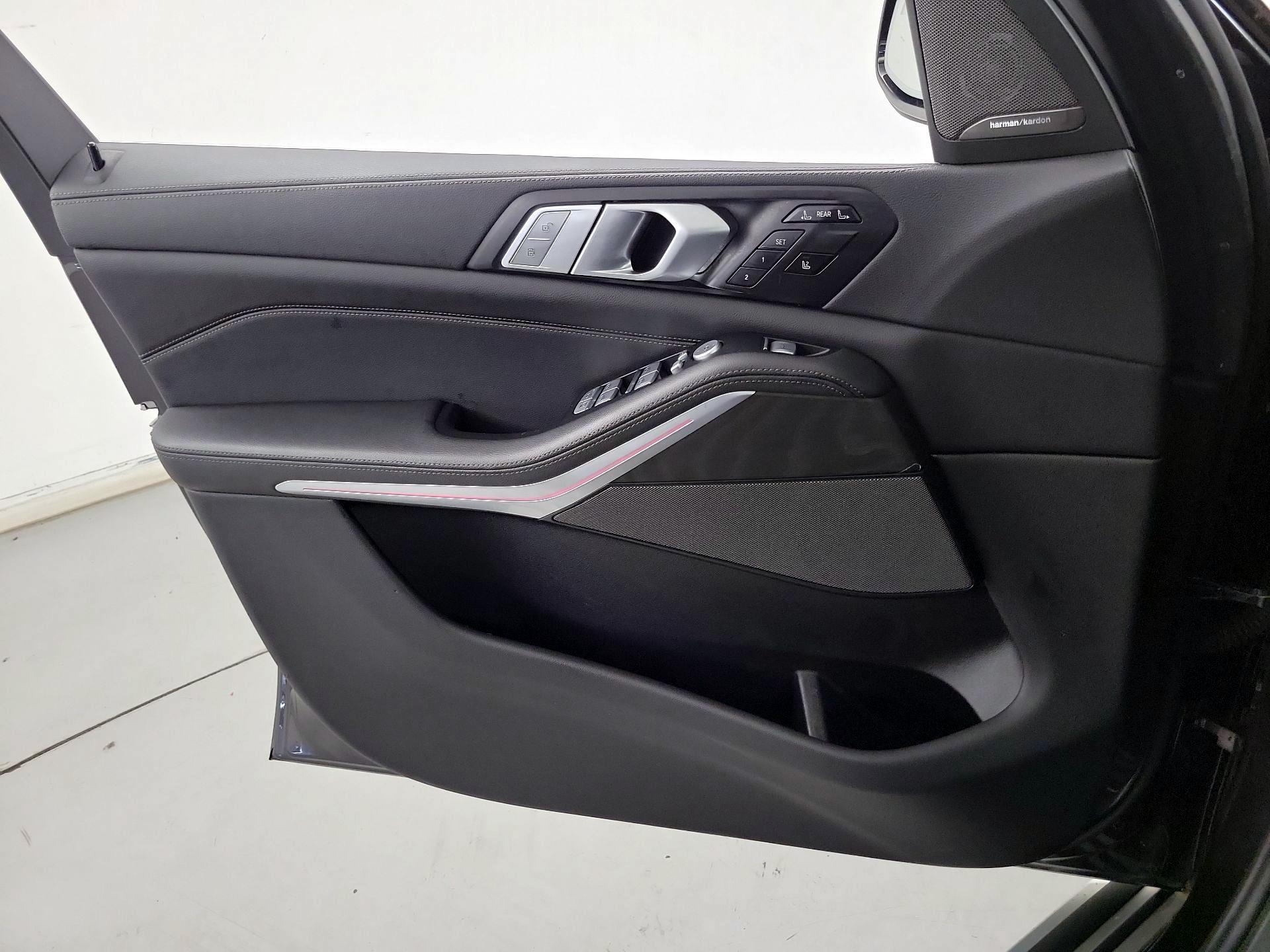 Thumbnail: 2019 BMW X7 - 12