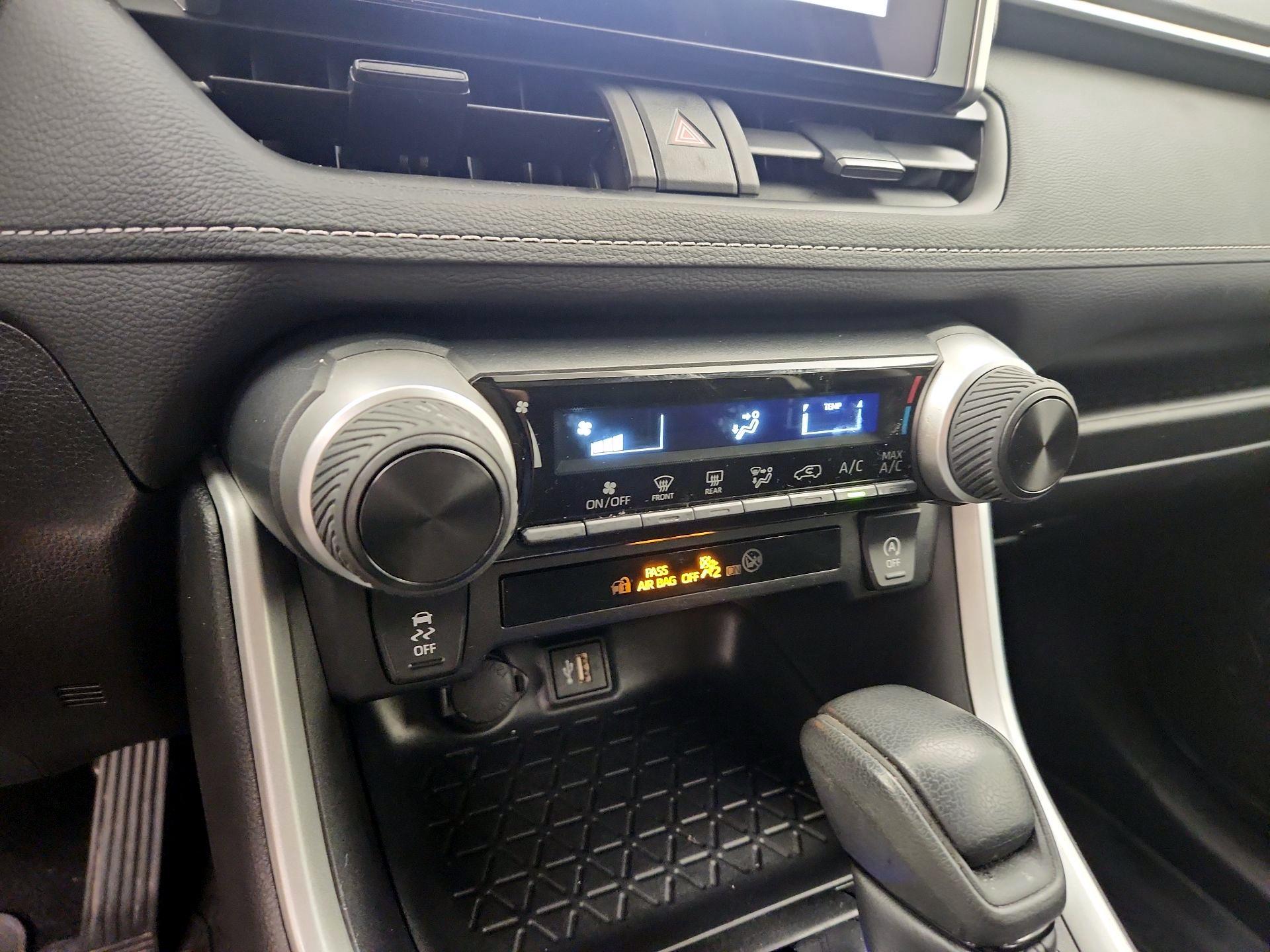 Thumbnail: 2025 Toyota RAV4 - 16