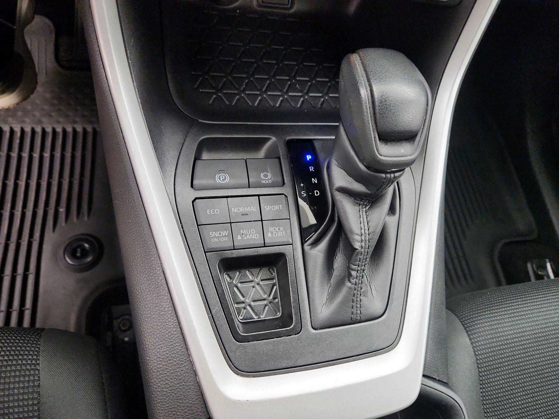 Thumbnail: 2025 Toyota RAV4 - 17