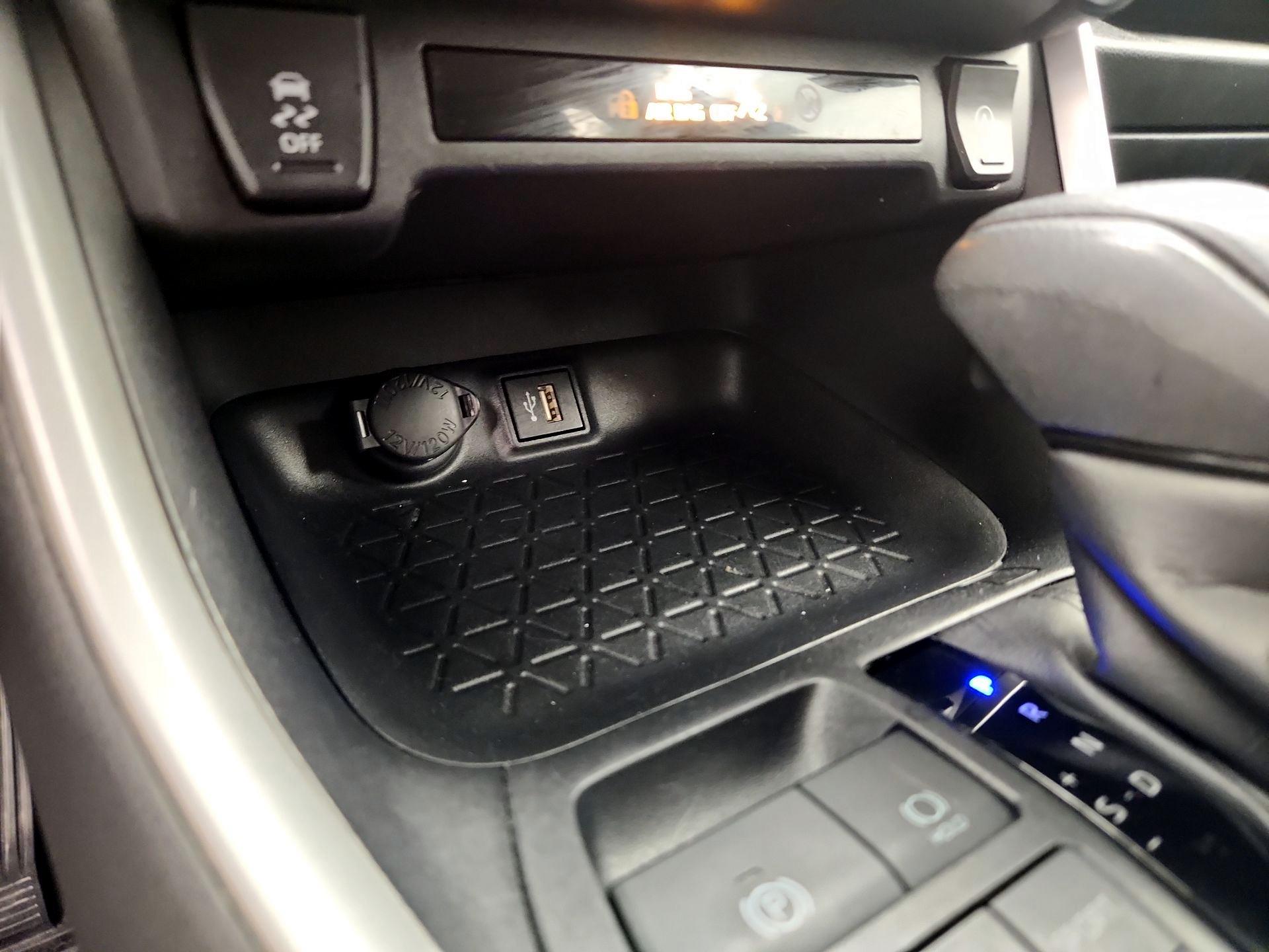 Thumbnail: 2025 Toyota RAV4 - 18