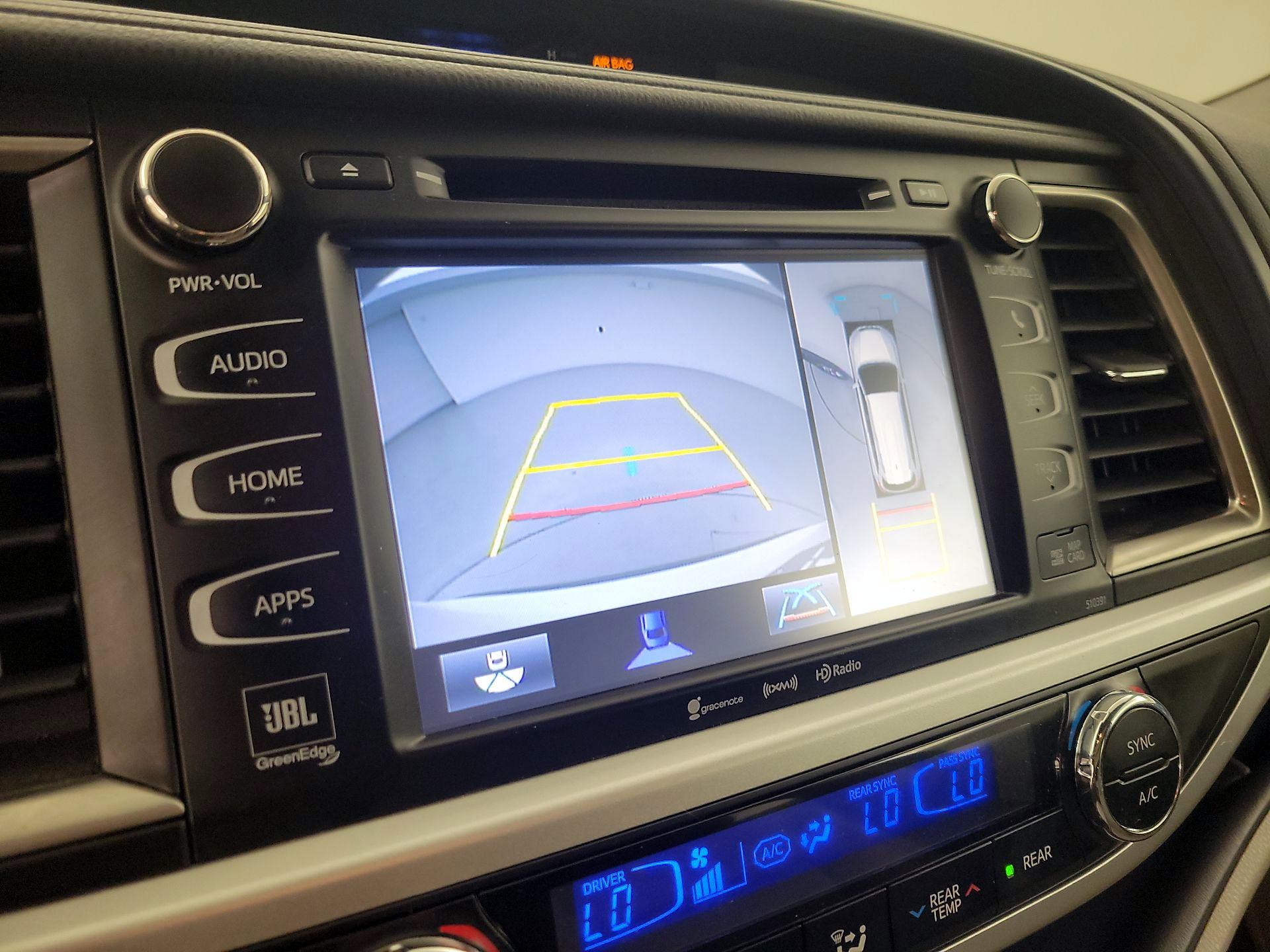 Thumbnail: 2019 Toyota Highlander - 15
