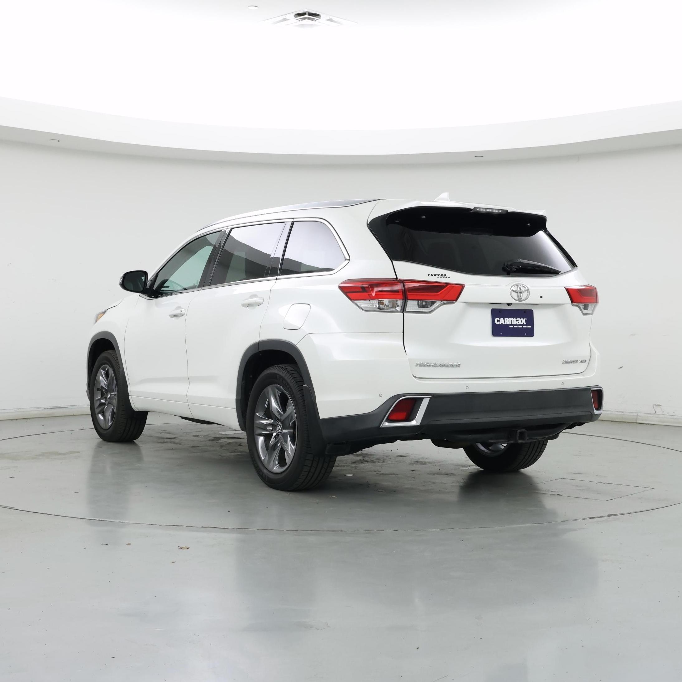 Thumbnail: 2019 Toyota Highlander - 2
