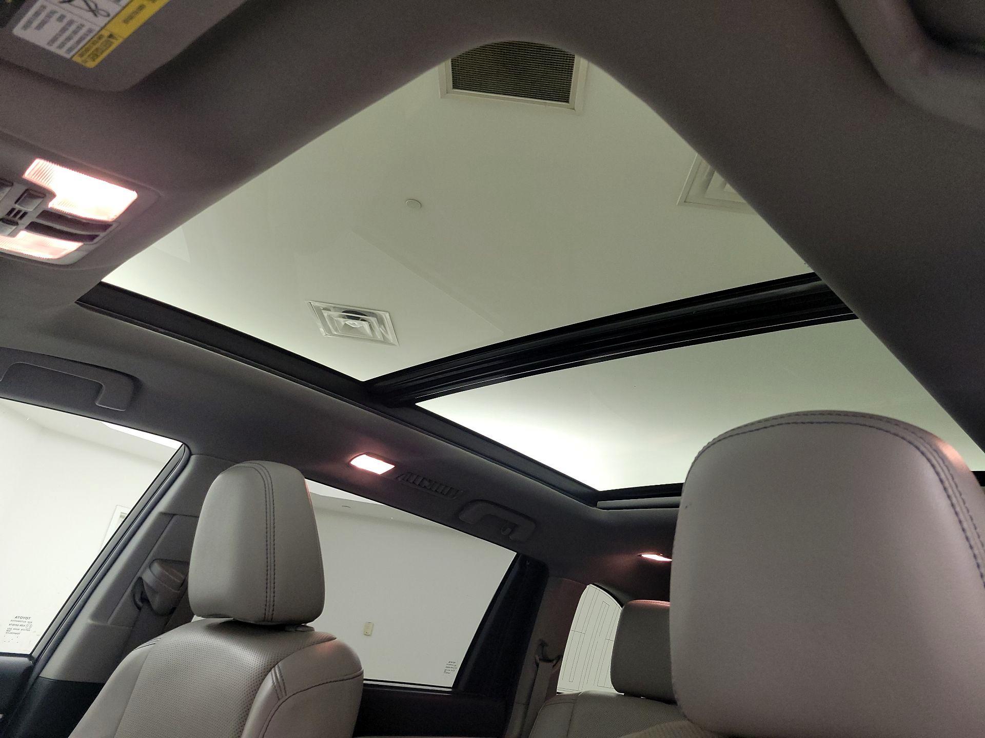 Thumbnail: 2019 Toyota Highlander - 20
