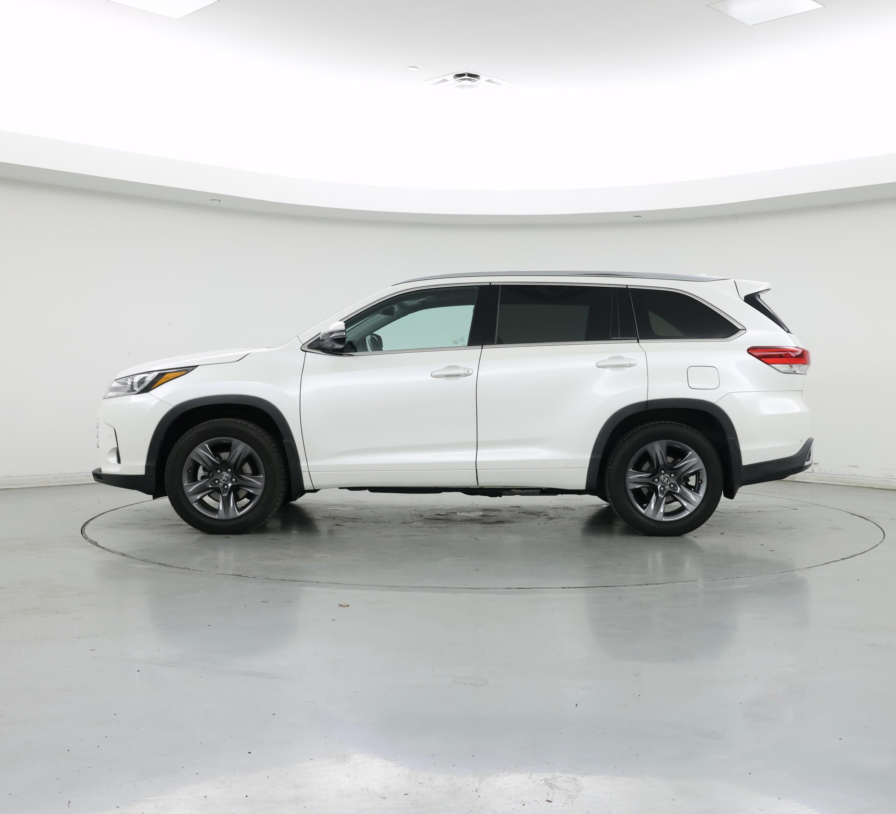 Thumbnail: 2019 Toyota Highlander - 3