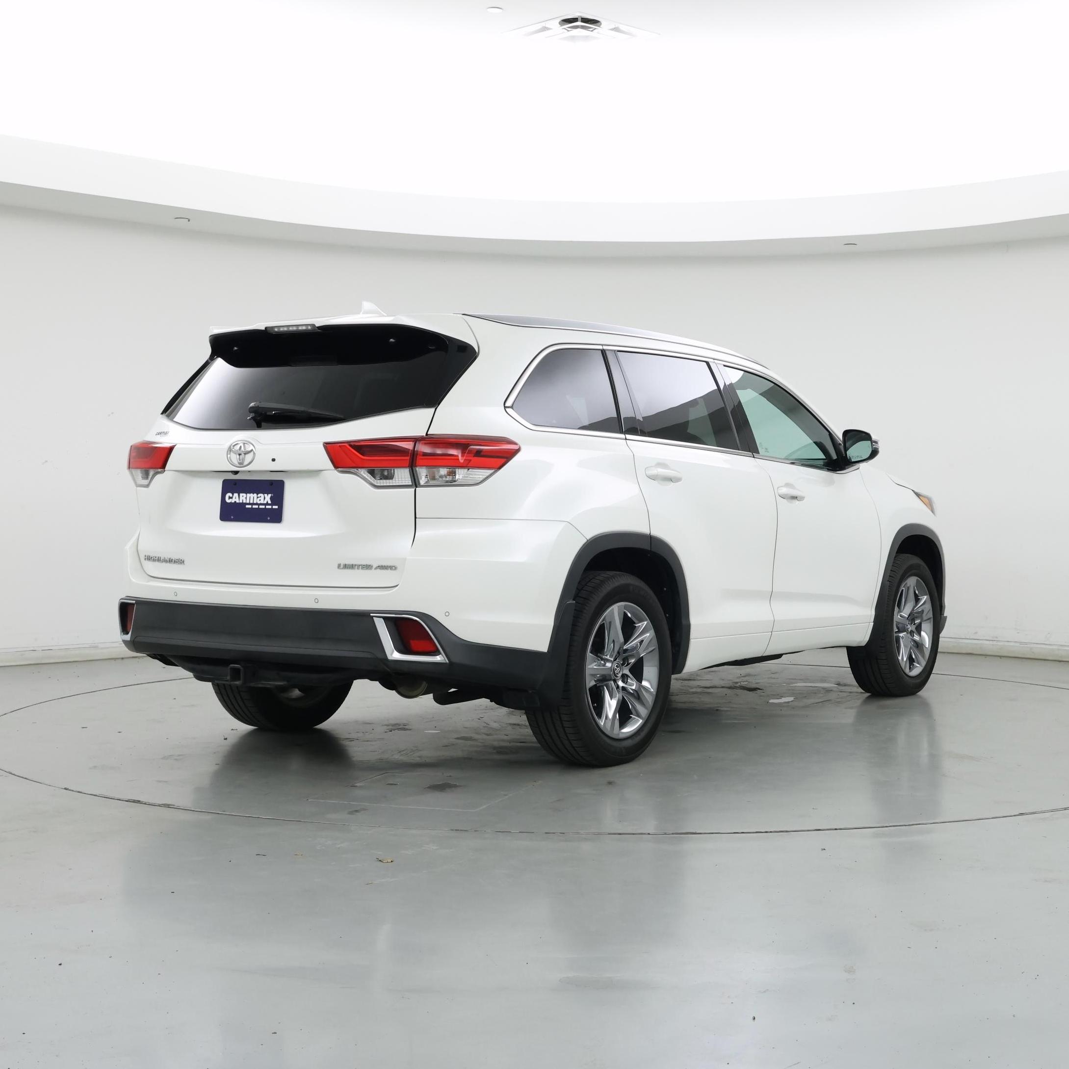 Thumbnail: 2019 Toyota Highlander - 8