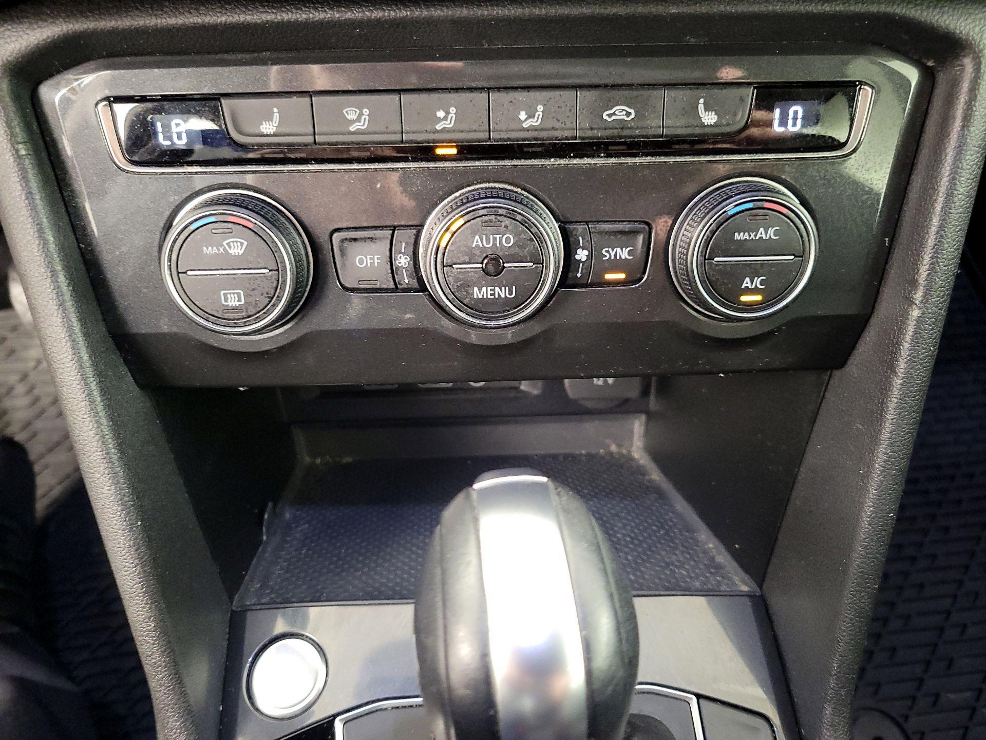 Thumbnail: 2019 Volkswagen Tiguan - 17