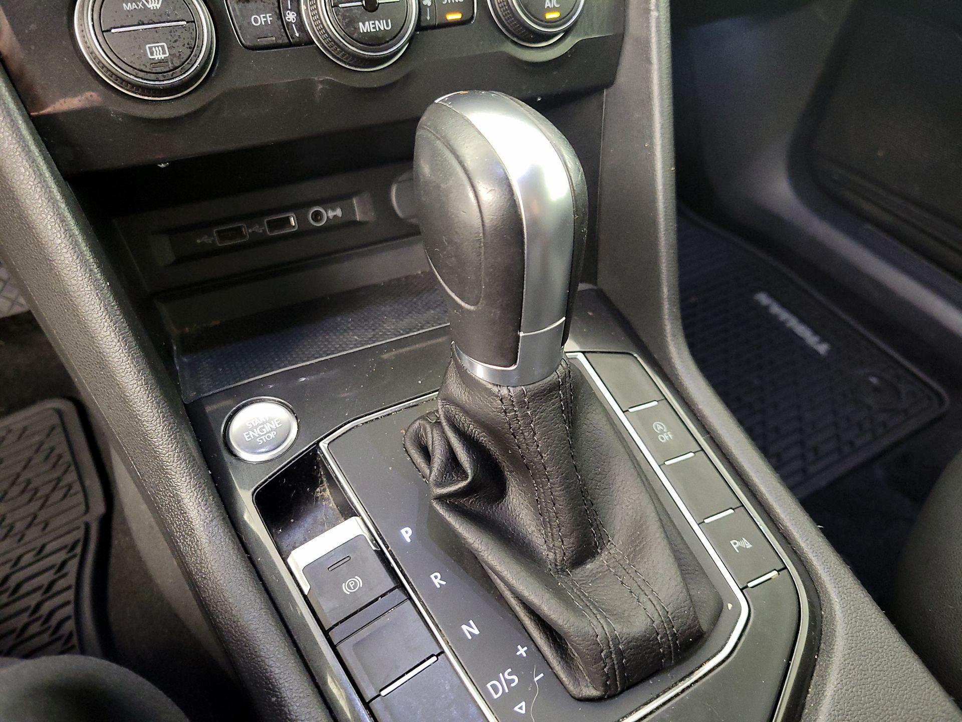 Thumbnail: 2019 Volkswagen Tiguan - 18