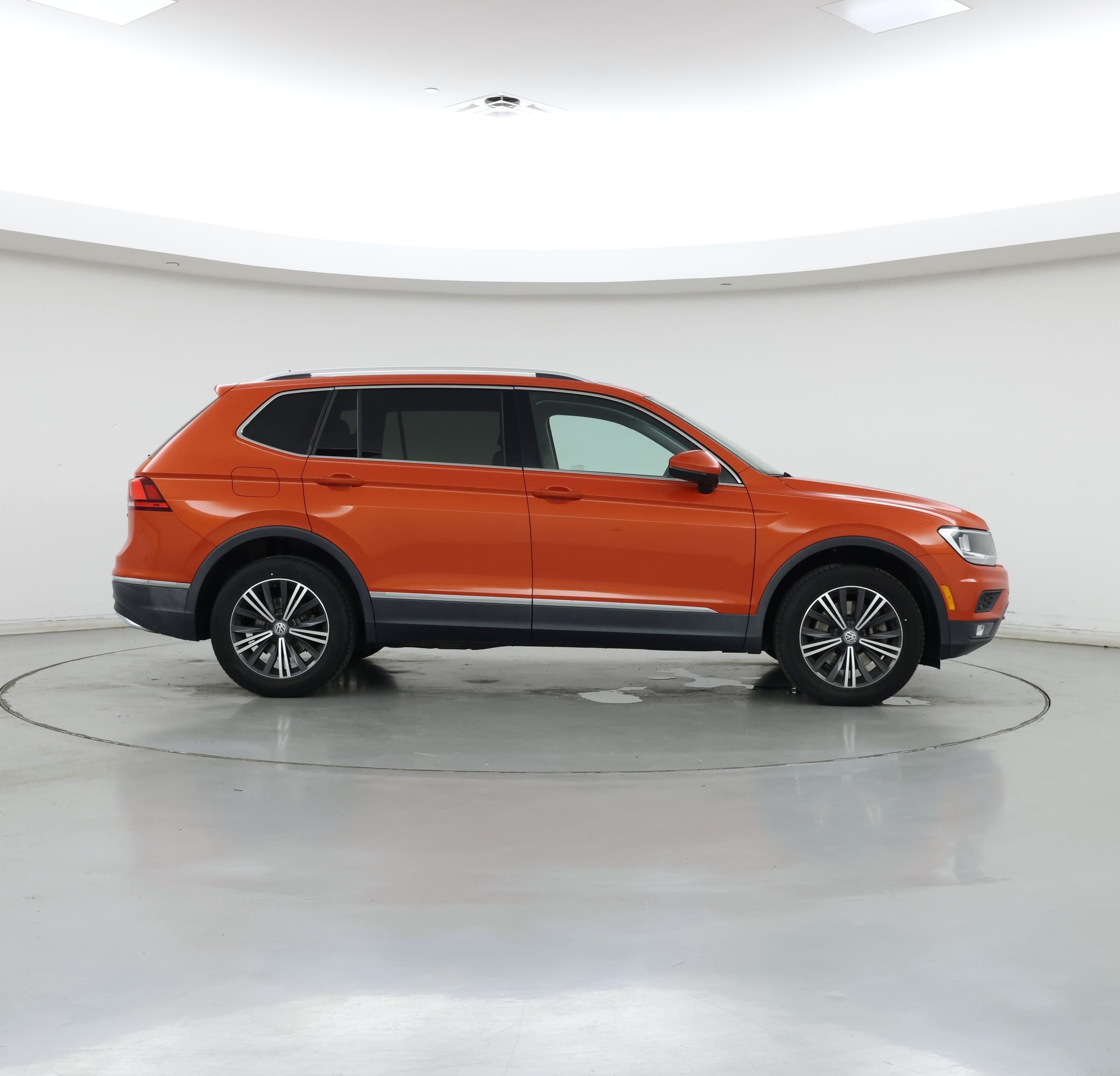 Thumbnail: 2019 Volkswagen Tiguan - 7