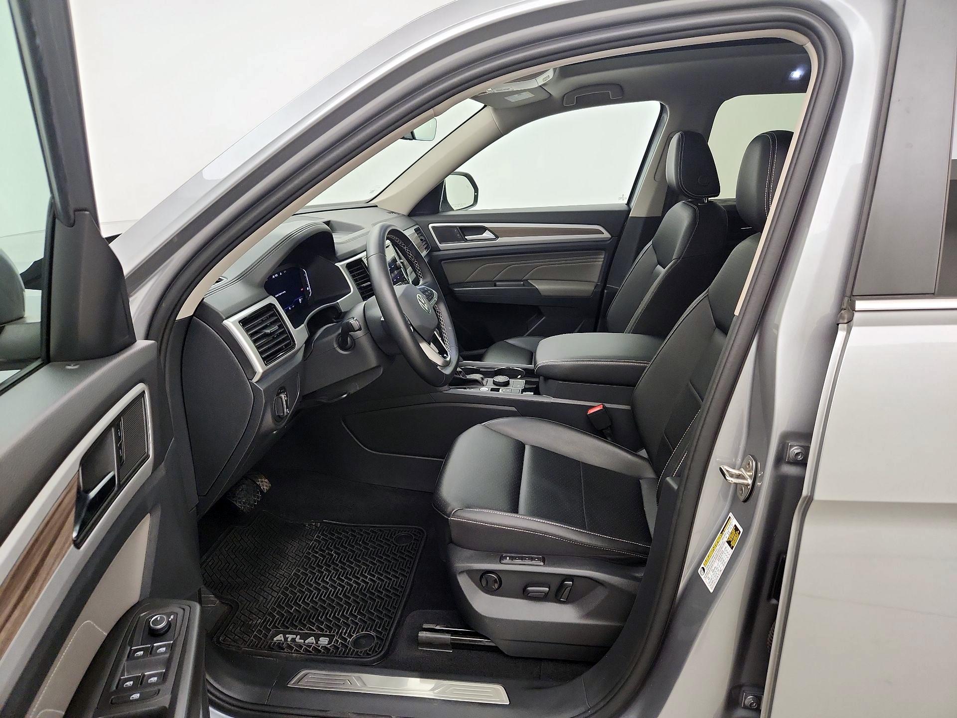 Thumbnail: 2022 Volkswagen Atlas - 11
