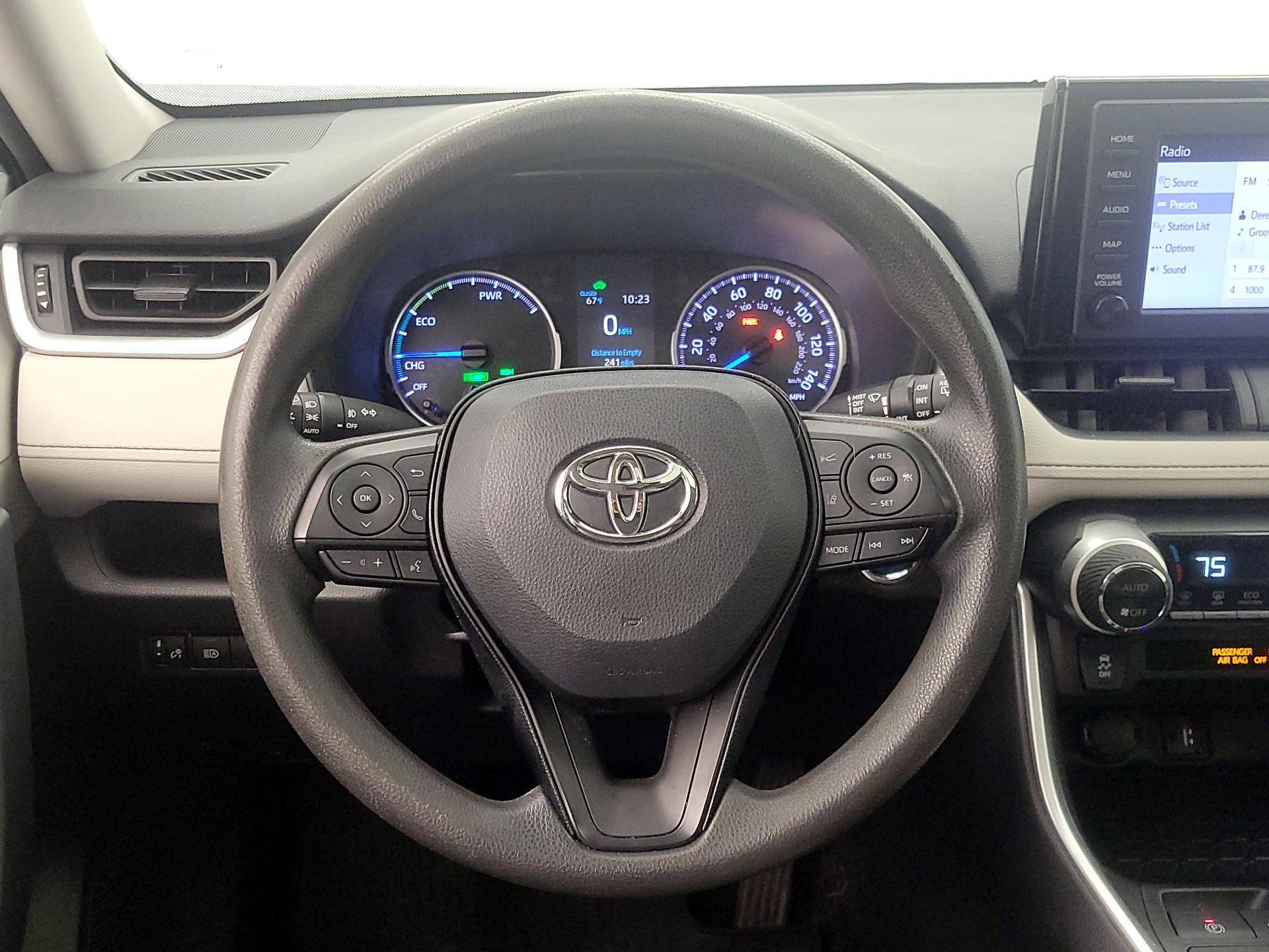 Thumbnail: 2019 Toyota RAV4 - 10