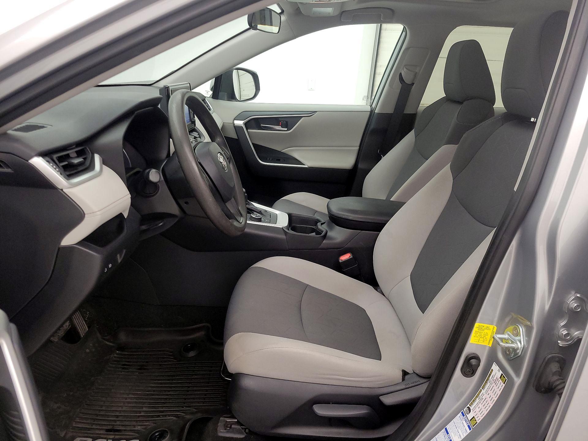 Thumbnail: 2019 Toyota RAV4 - 11