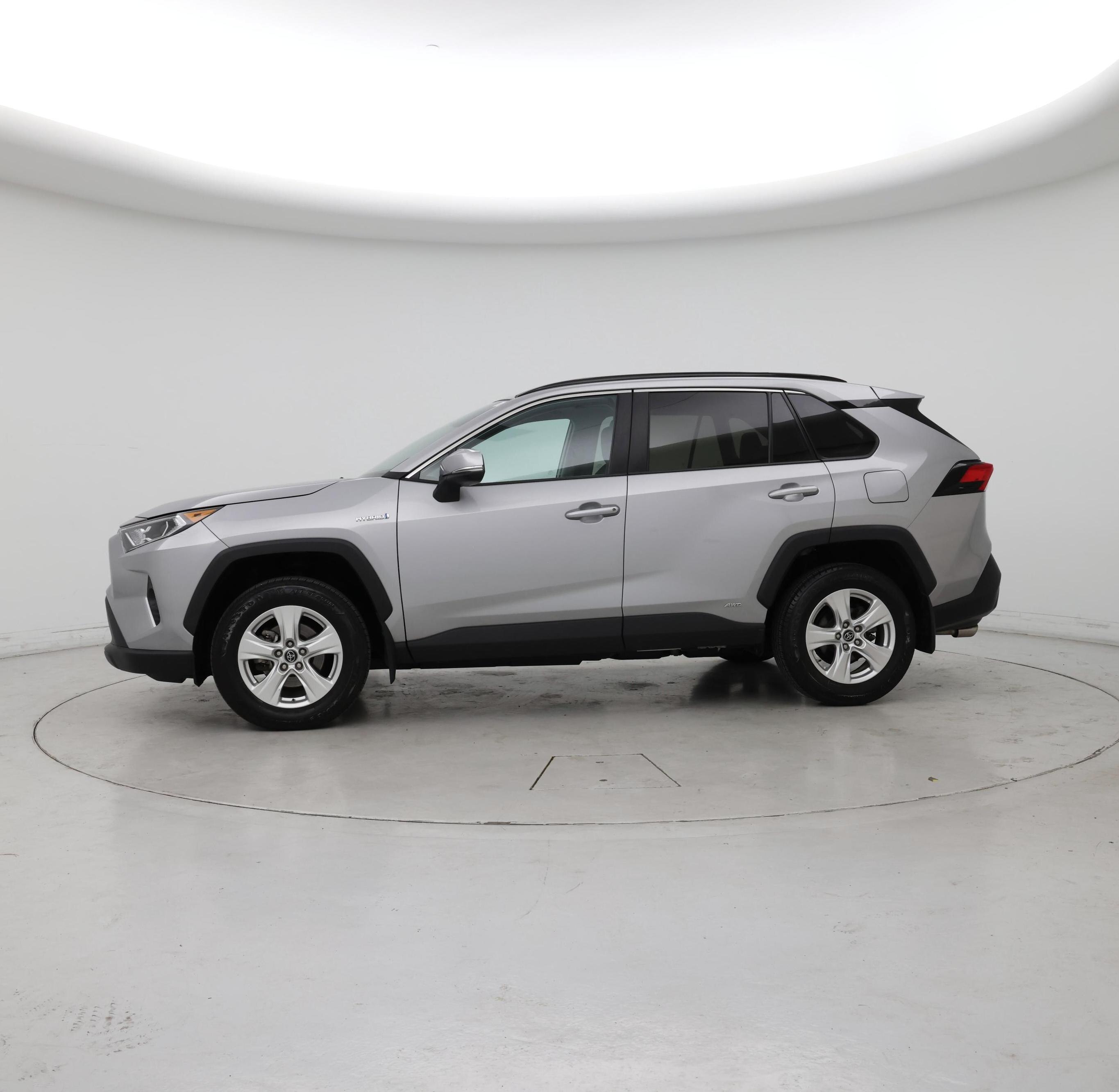 Thumbnail: 2019 Toyota RAV4 - 3