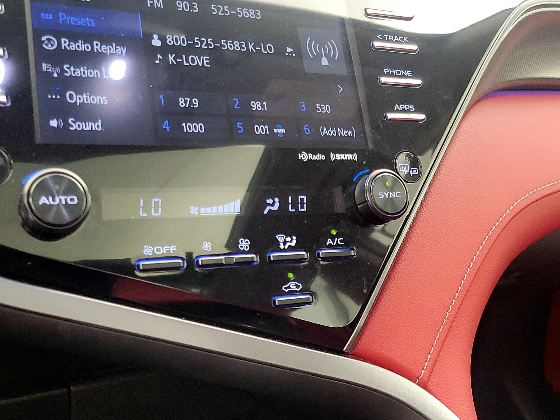 Thumbnail: 2019 Toyota Camry - 17