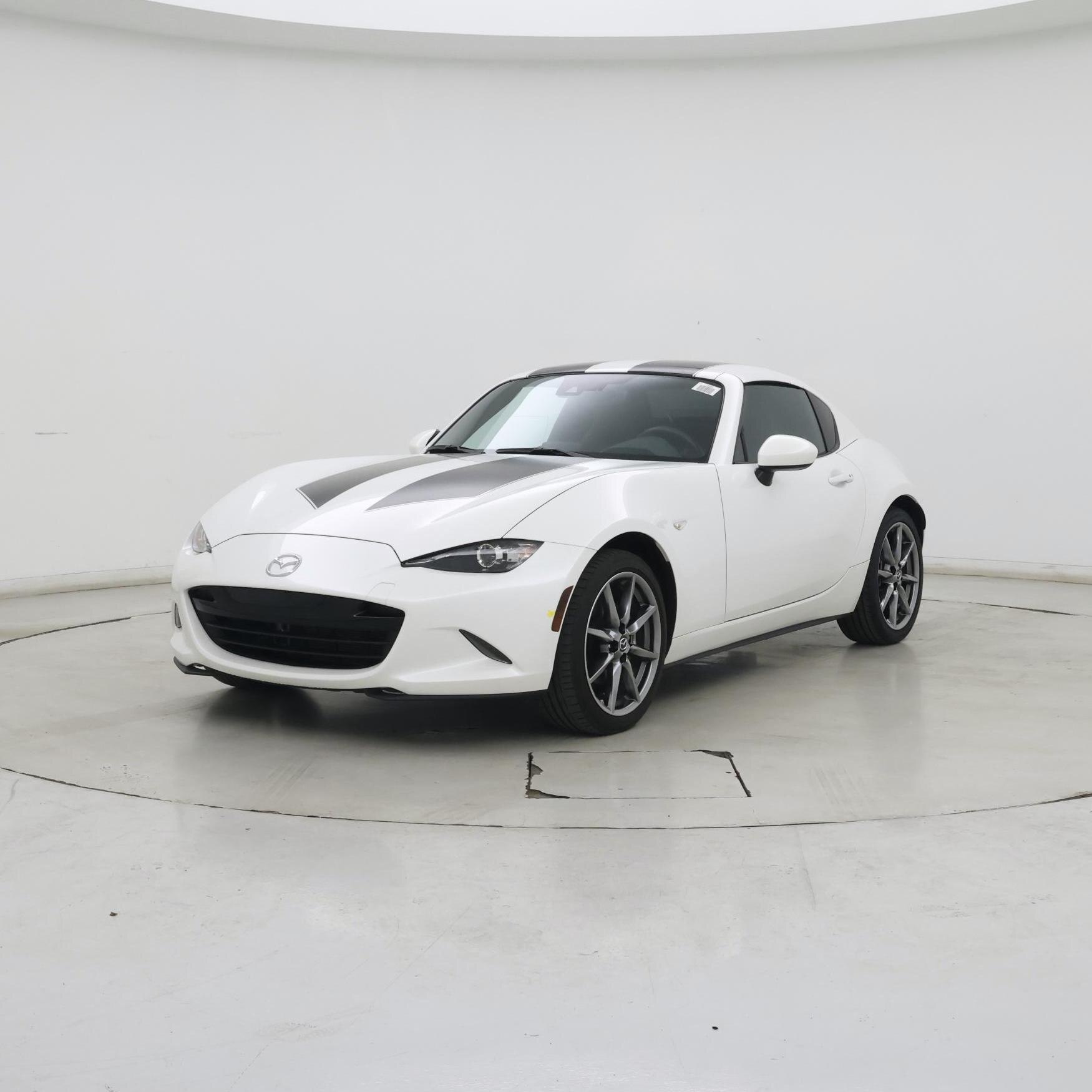 Thumbnail: 2021 Mazda MX-5 Miata - 4